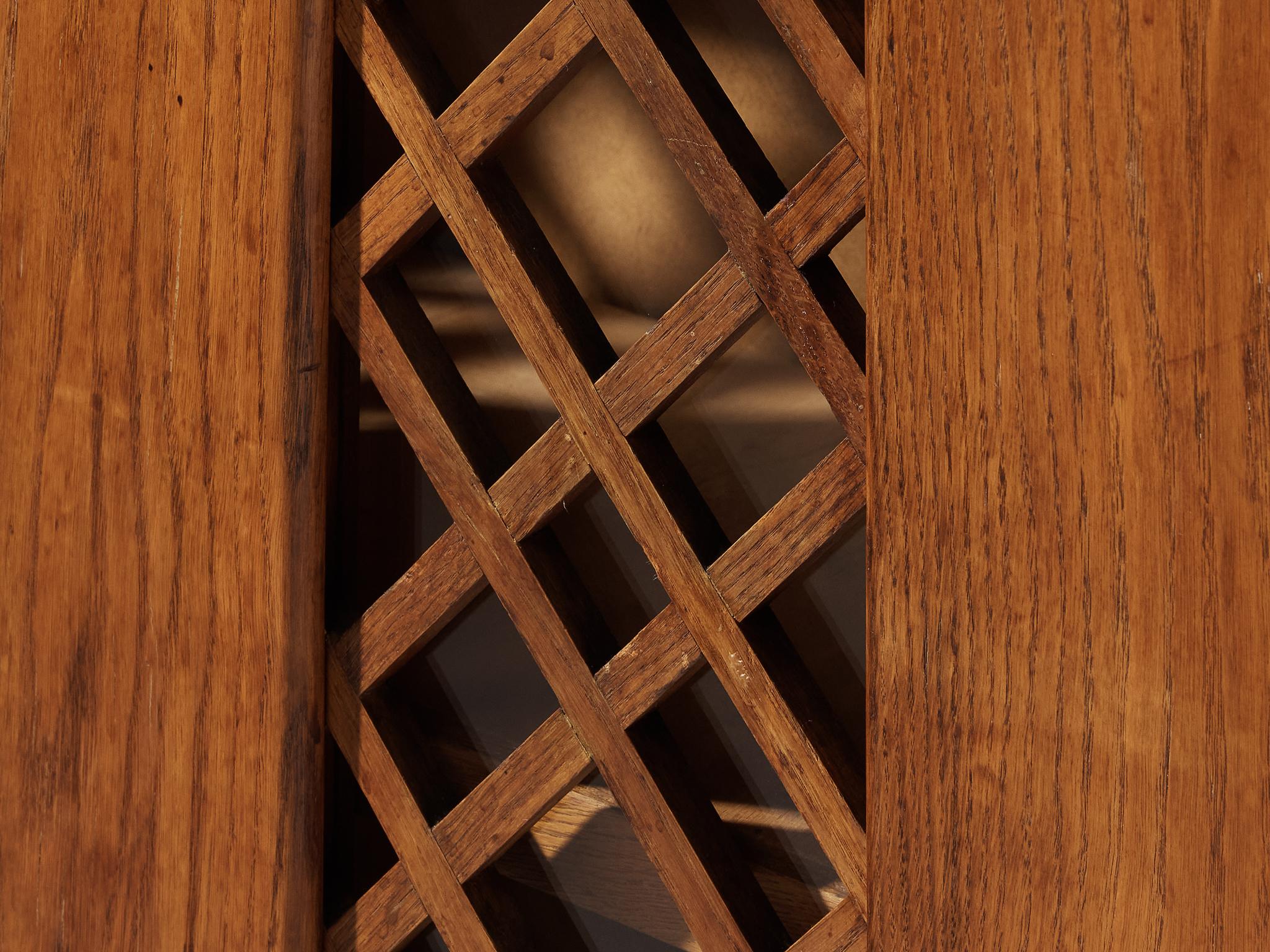 1940s Cabinet in Solid Oak with Latticework For Sale 4