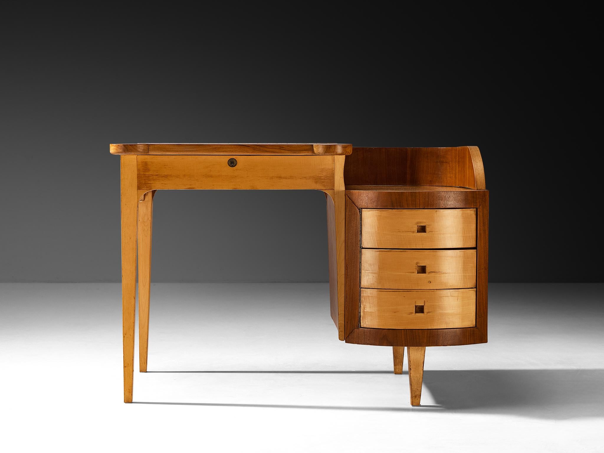 M.C. Magnani & A. Schieppati 1950s Milanese Vanity Table in Walnut and Maple For Sale 1