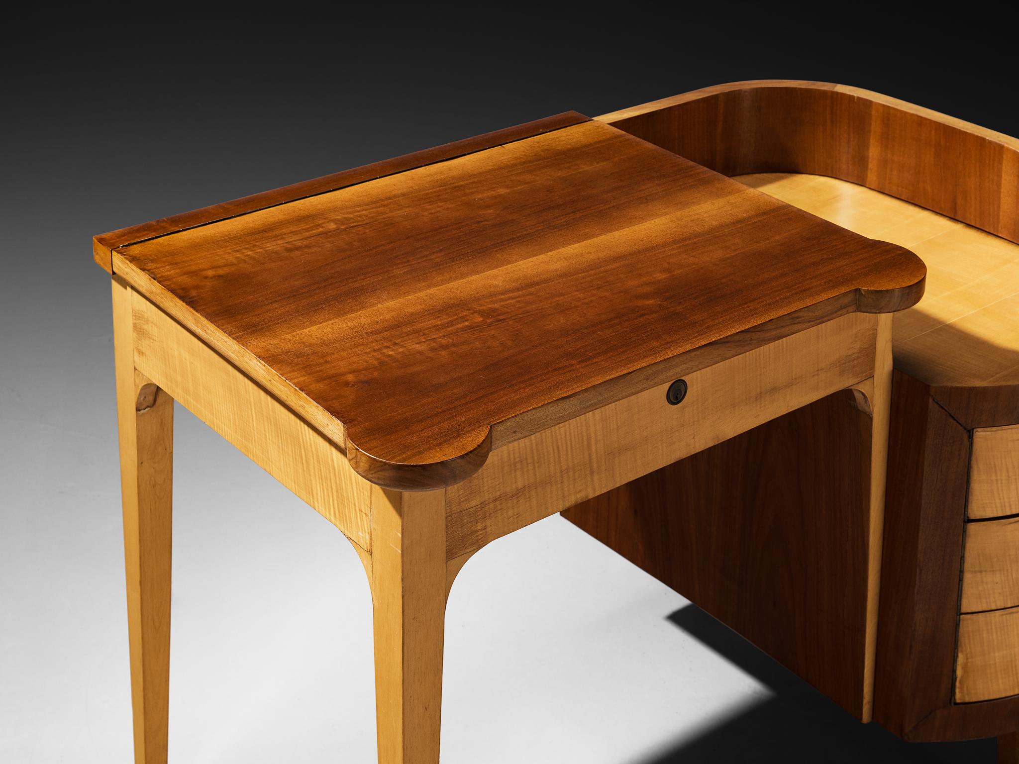 M.C. Magnani & A. Schieppati 1950s Milanese Vanity Table in Walnut and Maple For Sale 2