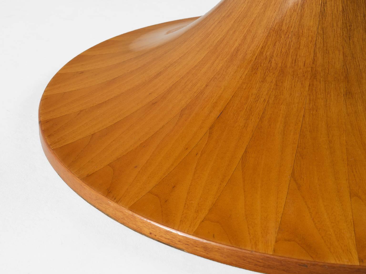 Luigi Massoni Wooden Round Pedestal Dining Table In Excellent Condition In Waalwijk, NL