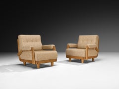 Guillerme & Chambron Coppia di sedie da salotto in rovere massiccio e lana beige