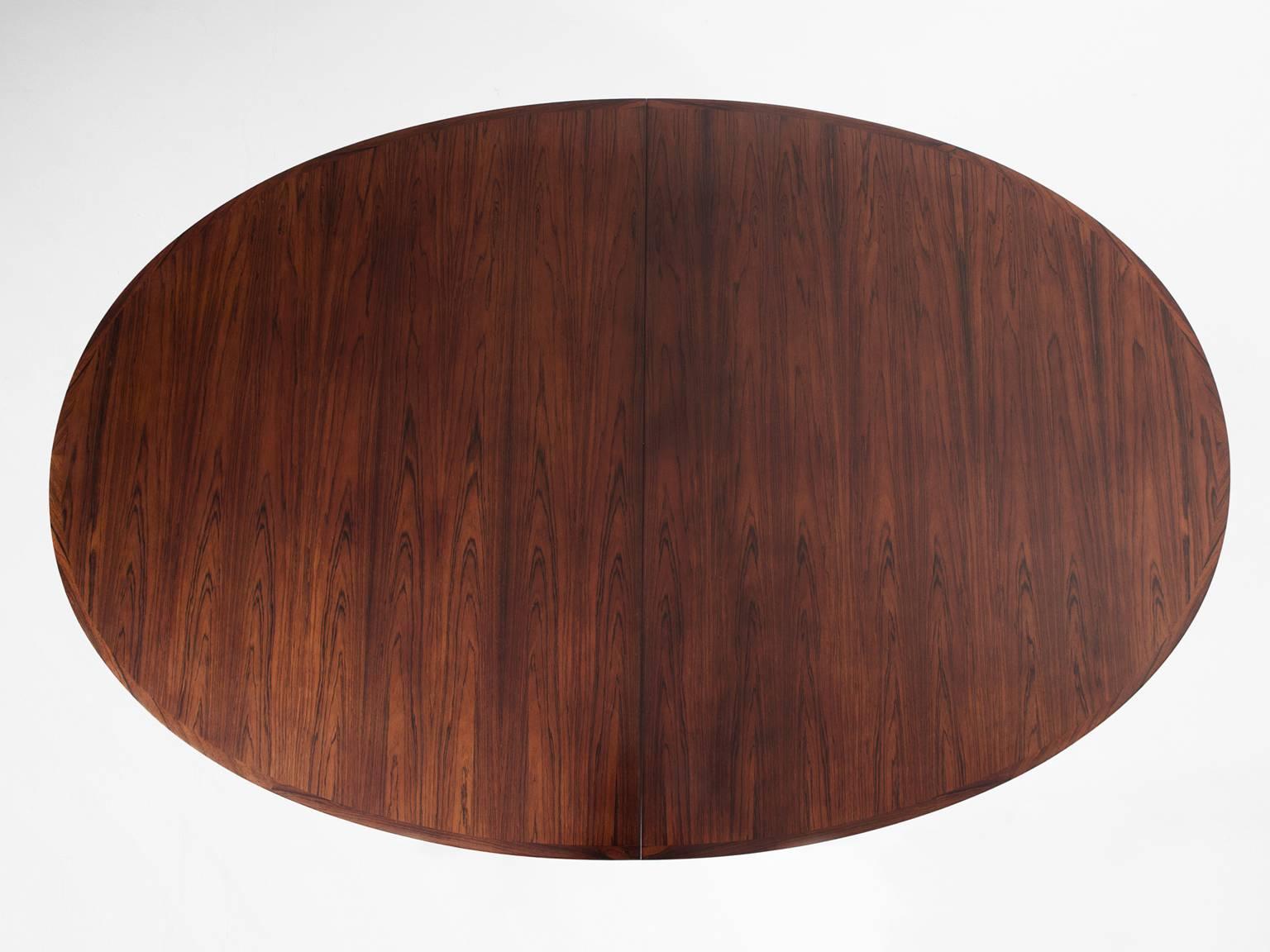 Extendable Oval Dining Table in Rosewood 1
