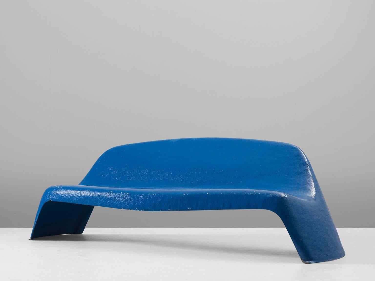 Bench, in fiberglass by Walter Papst for Wilkhahn, Germany, 1958. 

Organic shaped garden bench in blue coated fiberglass. This freeform sofa will make a great statement to your garden. The forms are natural and organic, the material is durable