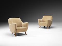 Coppia di poltrone lounge in stile Mid-Century Modern in velluto beige