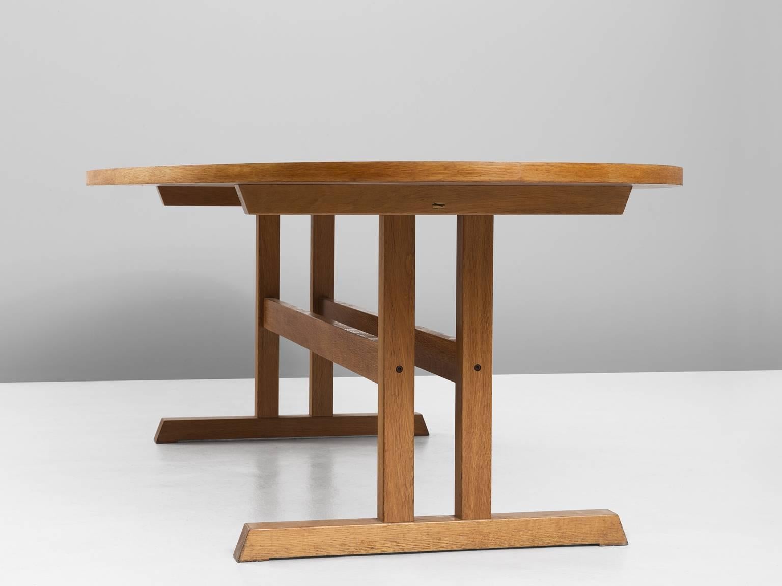 Mid-Century Modern Danish Oval Dining Table in Oak 