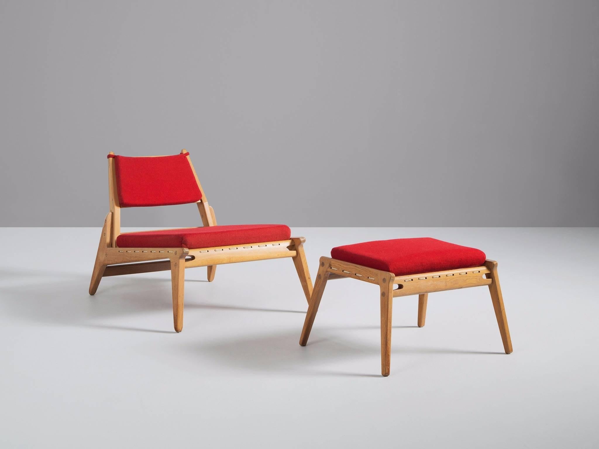 Mid-20th Century Pair of Mid-Century Easy Chairs in Oak and Red Fabric Upholstery