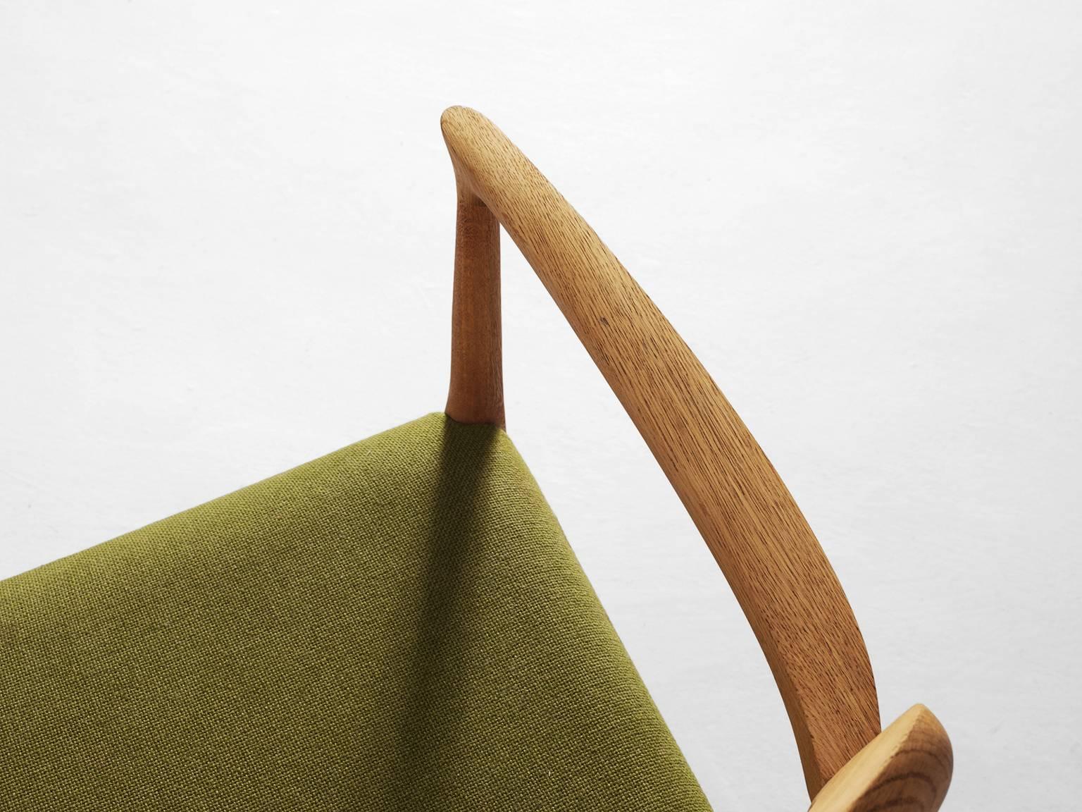 Niels O. Moller Set of Two Dining Chairs in Oak and Green Fabric Upholstery In Good Condition In Waalwijk, NL