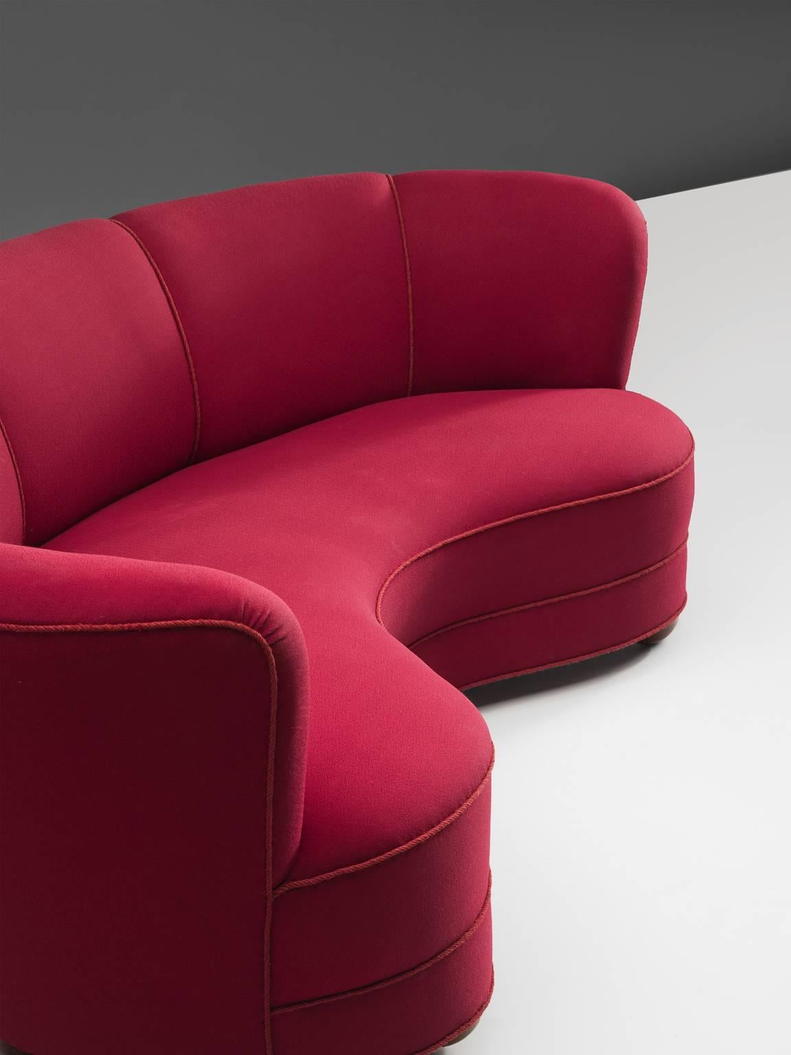 Mid-20th Century Art Deco Curved Settee in Red Fabric