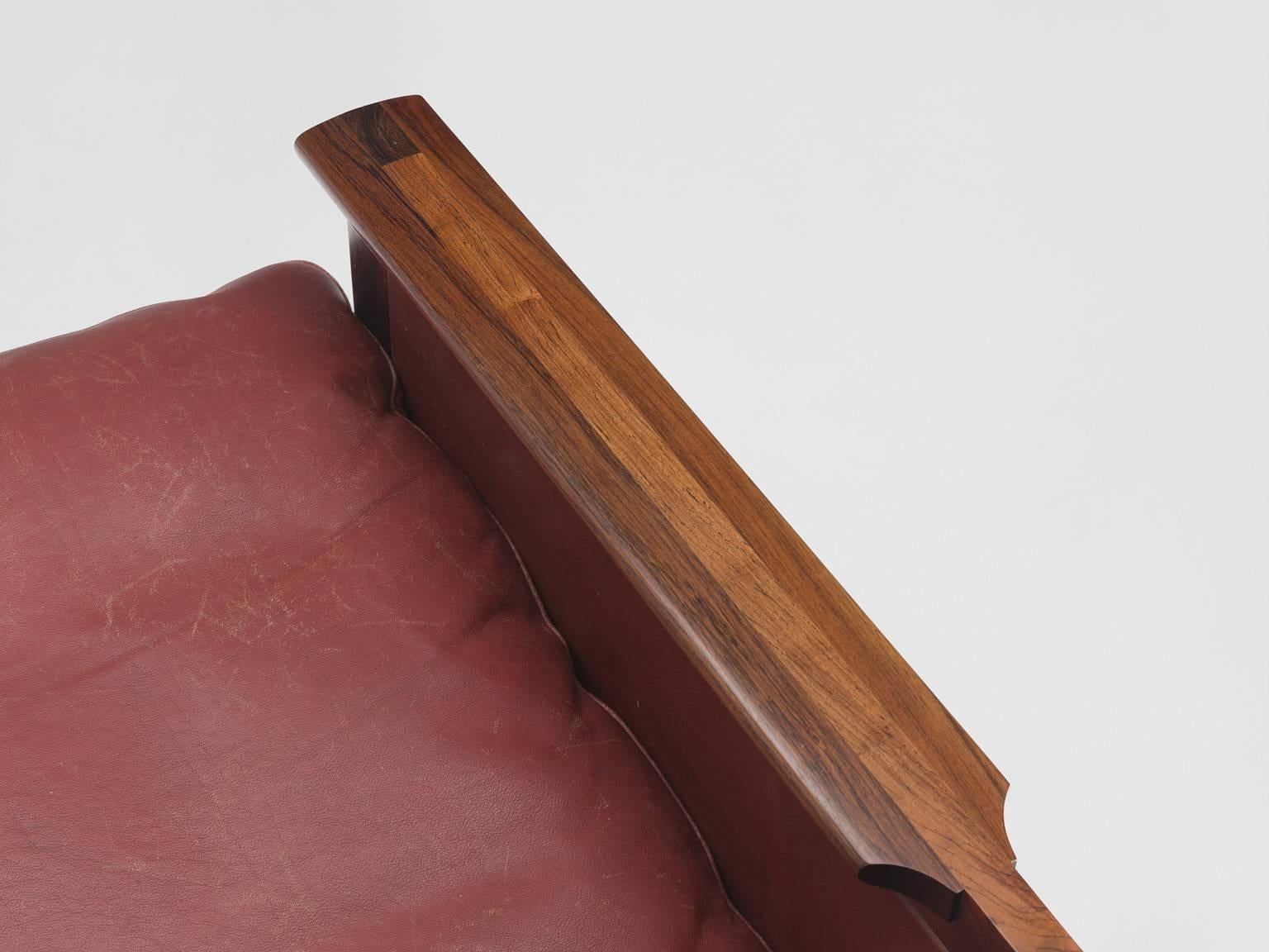 Illum Wikkelsø 'Capella' Sofa in Original Red Leather and Rosewood In Good Condition In Waalwijk, NL