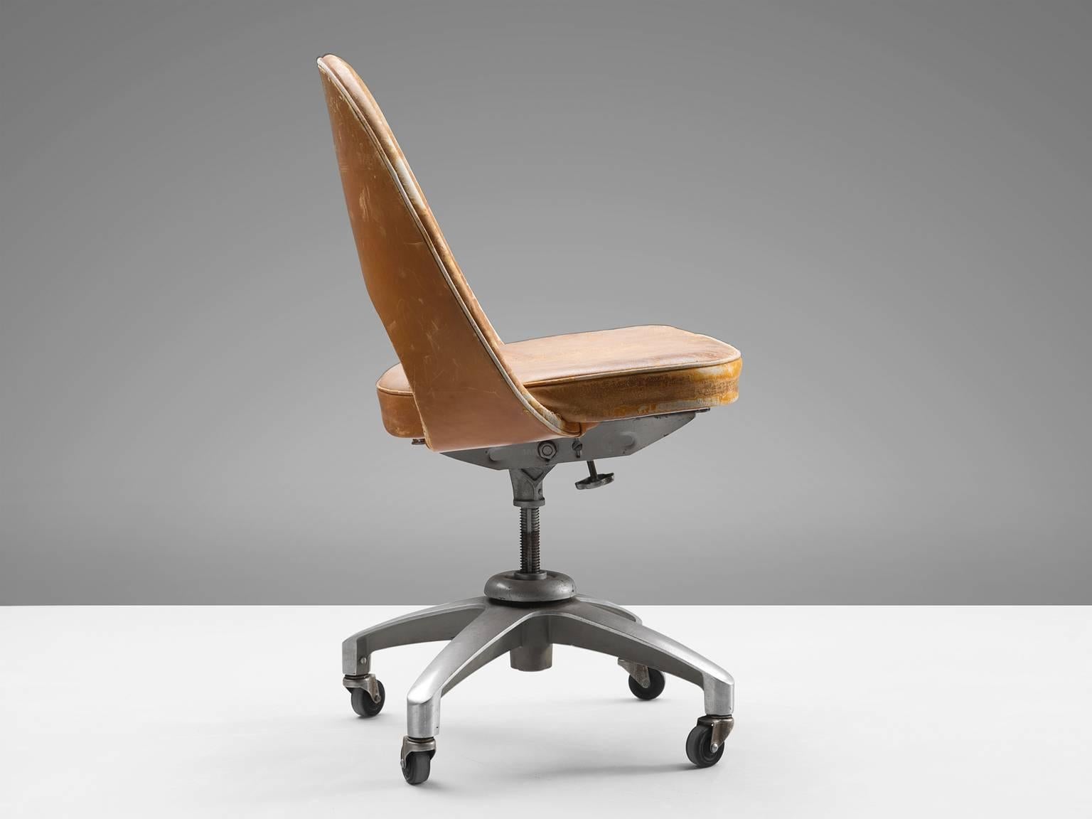 saarinen office chair