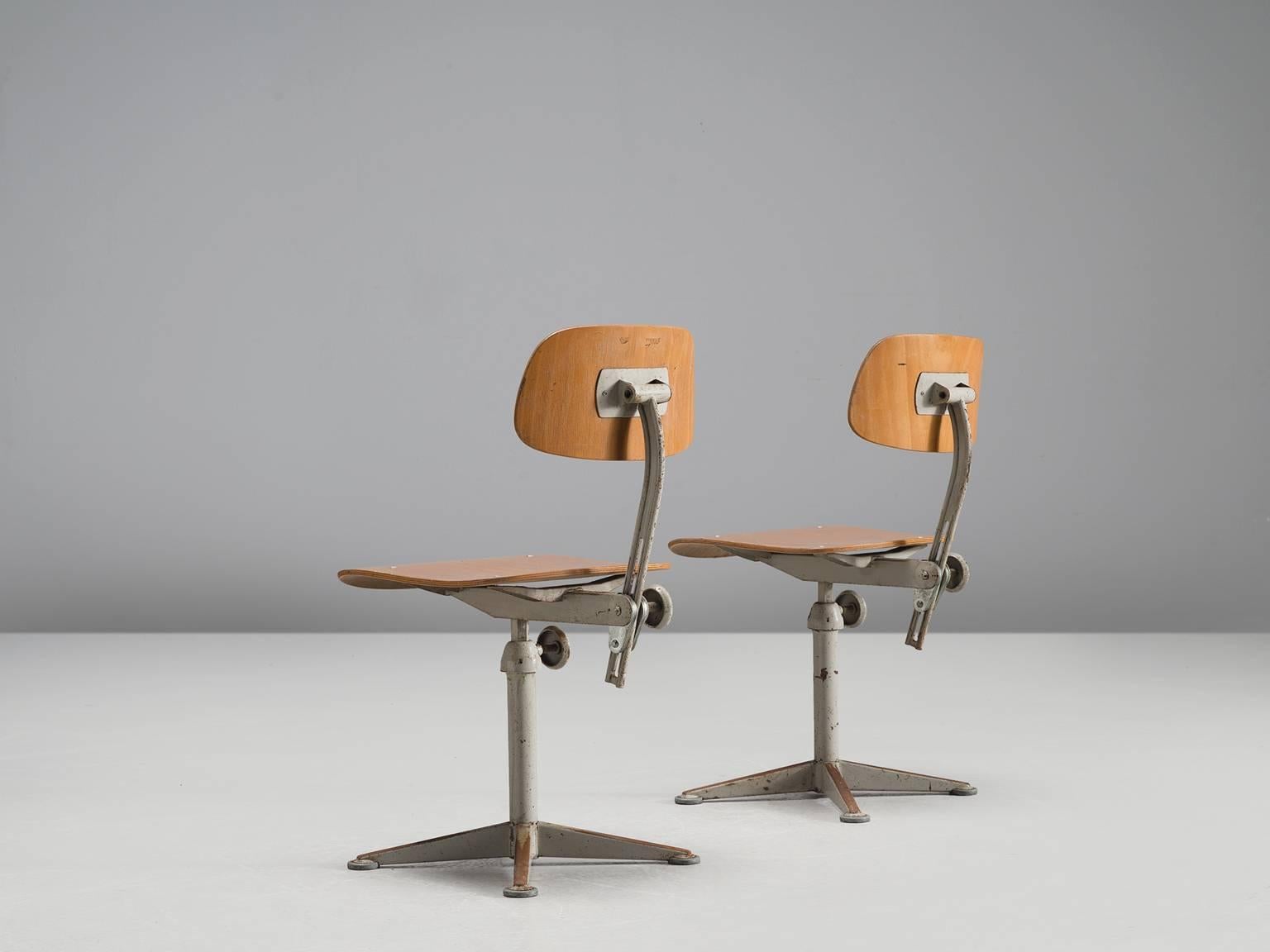 Friso Kramer for Ahrend Eight Industrial Chairs, circa 1960 In Good Condition In Waalwijk, NL