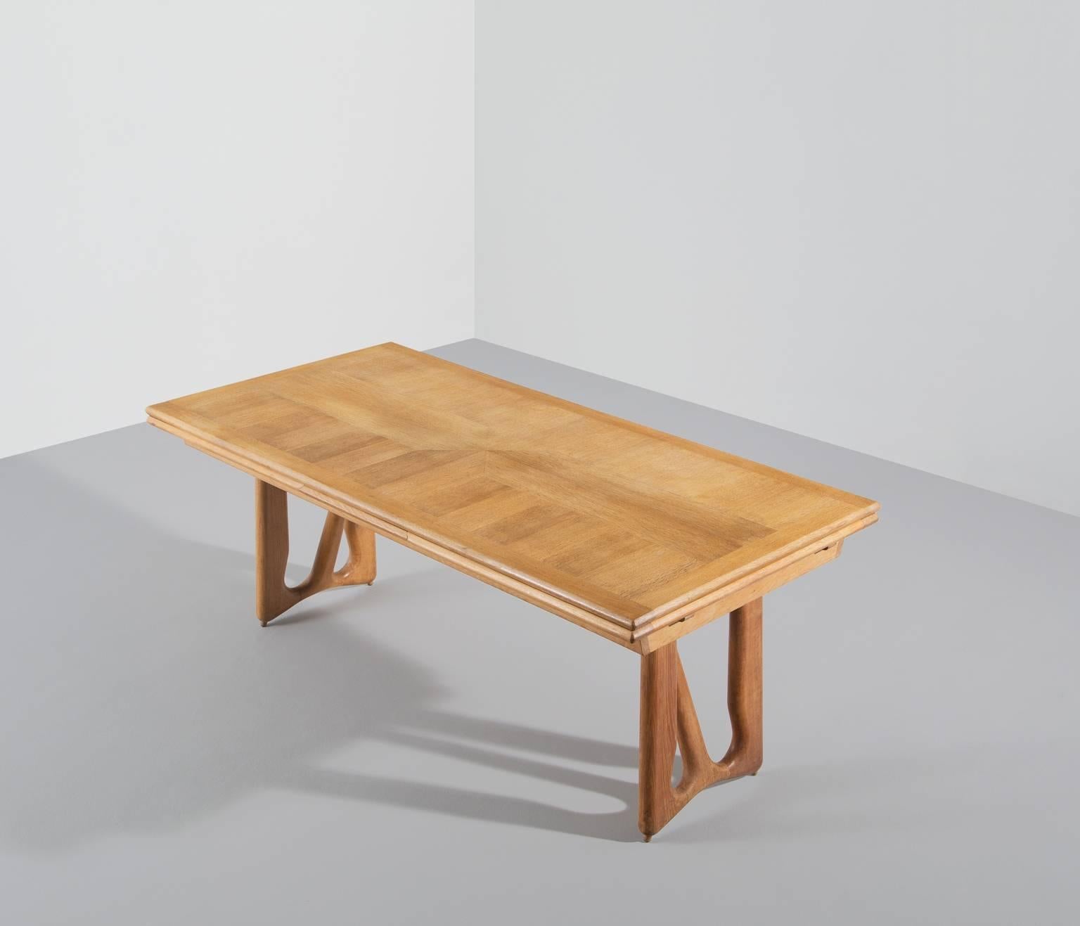 French Guillerme & Chambron Extendable Dining Table in Oak