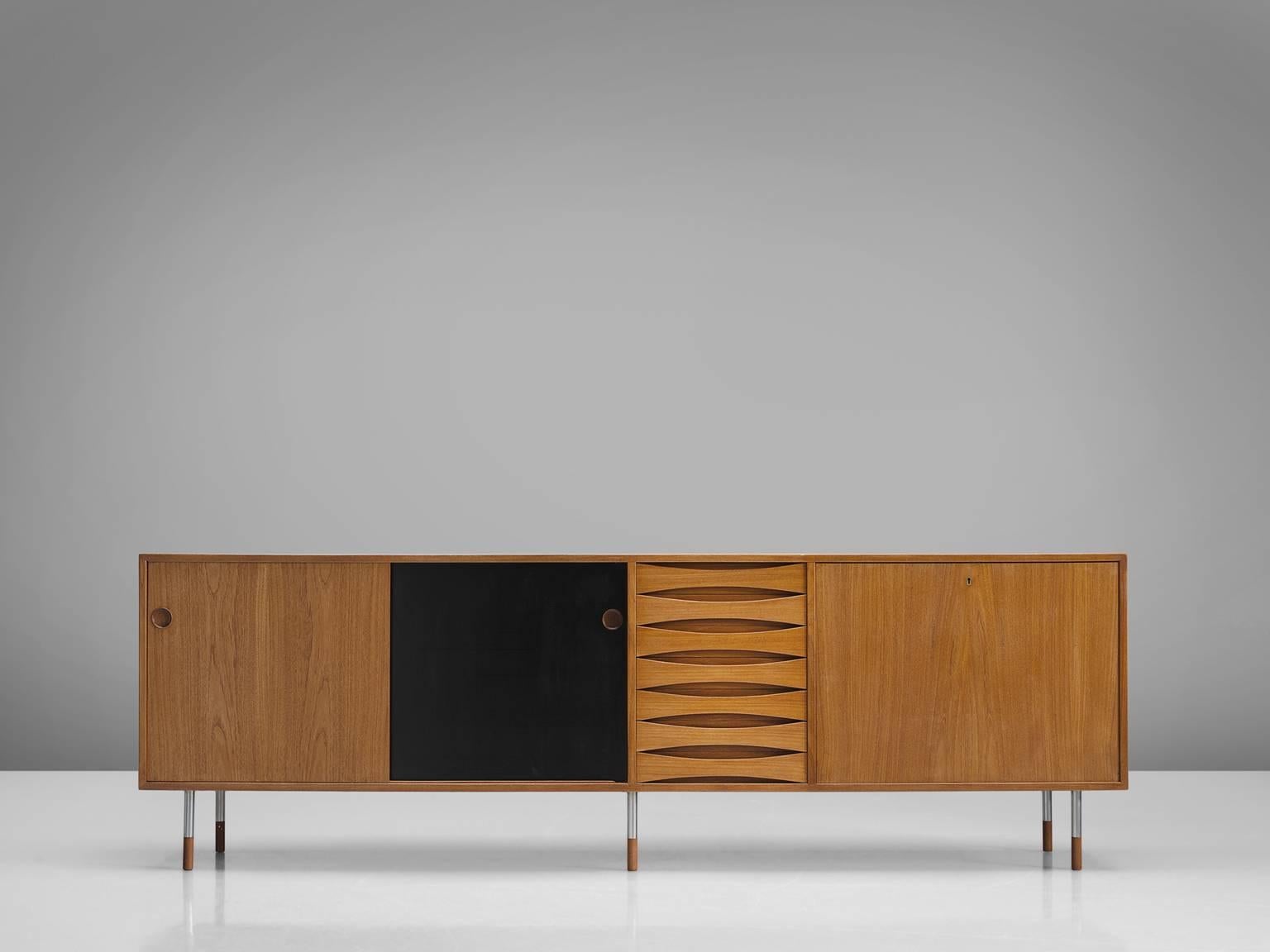 Arne Vodder 'Triennale' Teak Sideboard with Reversible Door In Good Condition In Waalwijk, NL