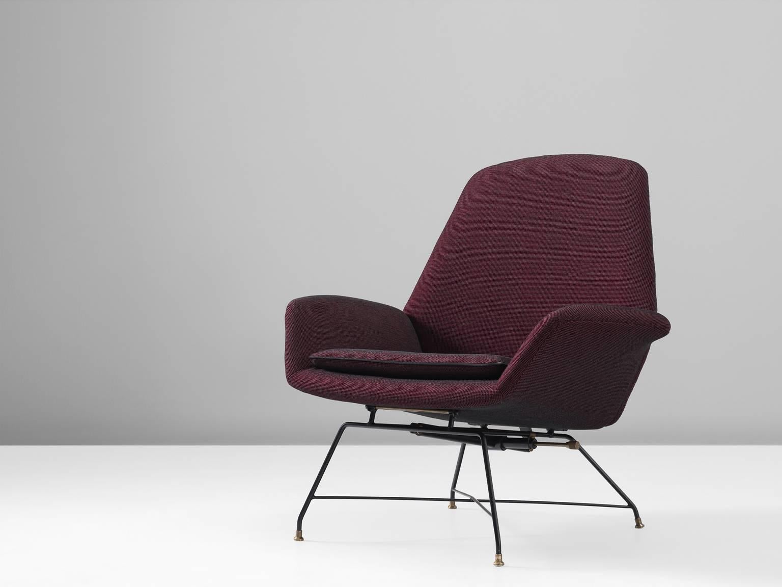 Lounge chair, in metal, brass and fabric, attributed to Augusto Bozzi for Saporiti, Italy, 1960s. 

Deep aubergine adjustable lounge chair for Sapporiti. By it's hairpin frame and shape of the shell this chair is in line with the designs of