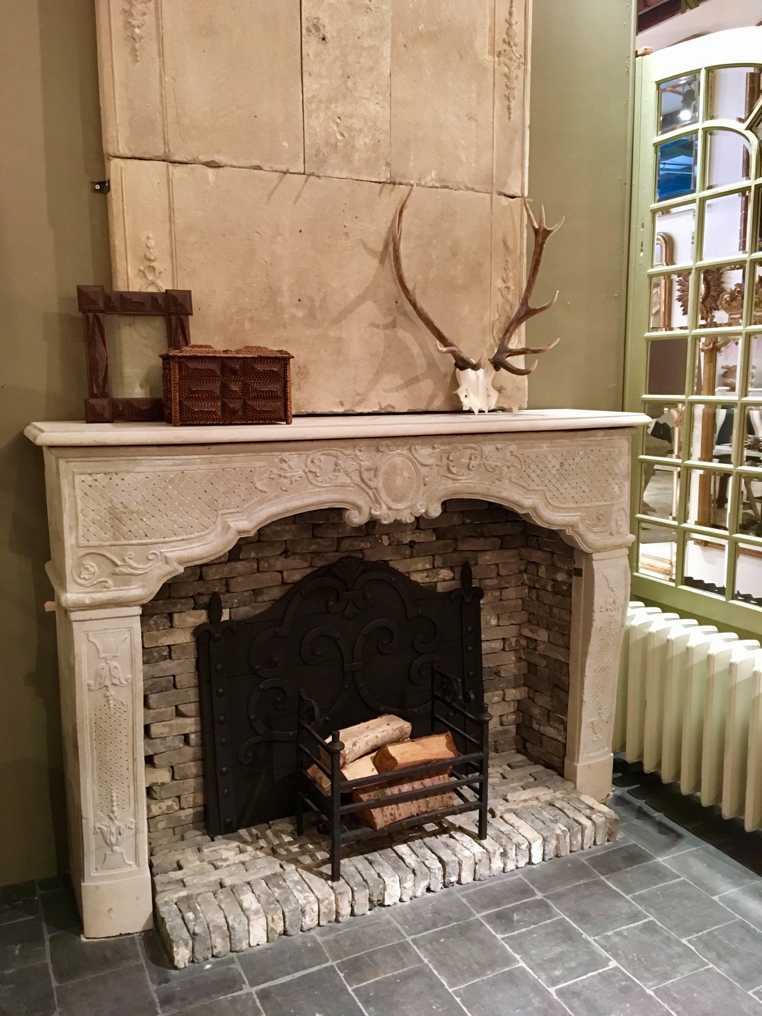mantelpiece in french
