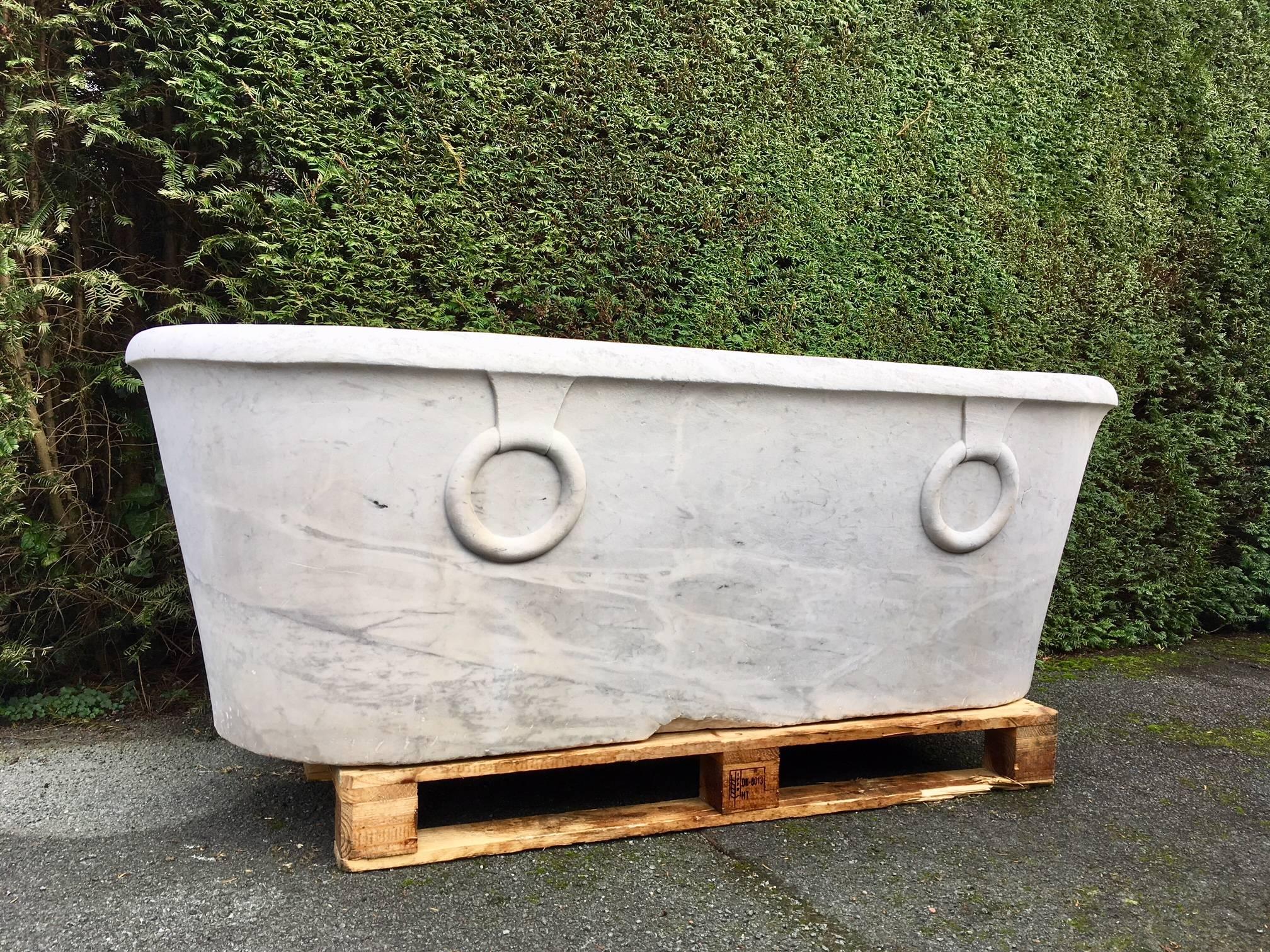 marble bath tub