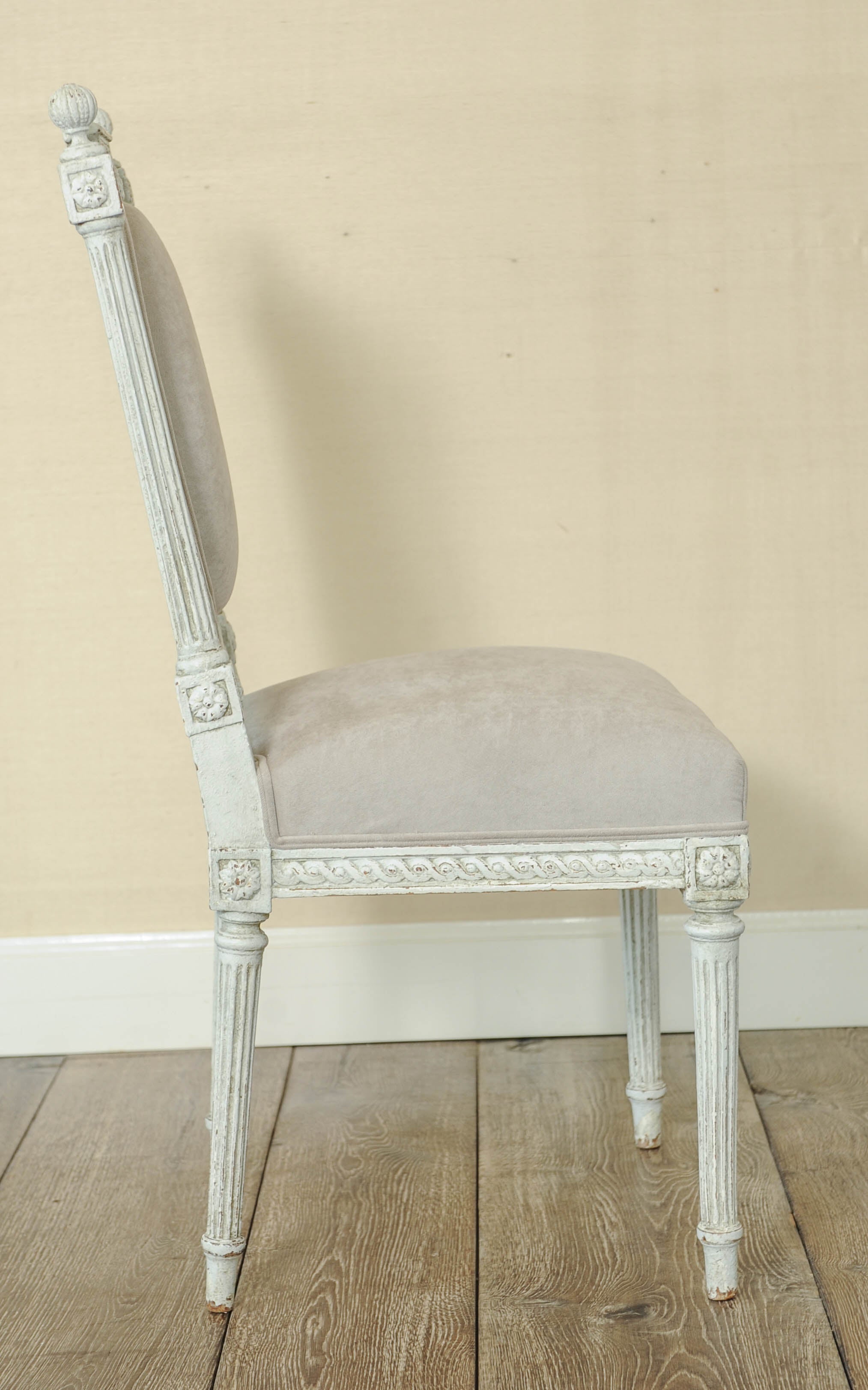 Set of Six White Painted Louis XVI/Seize Dining Chairs, 19th Century In Good Condition In Baambrugge, NL