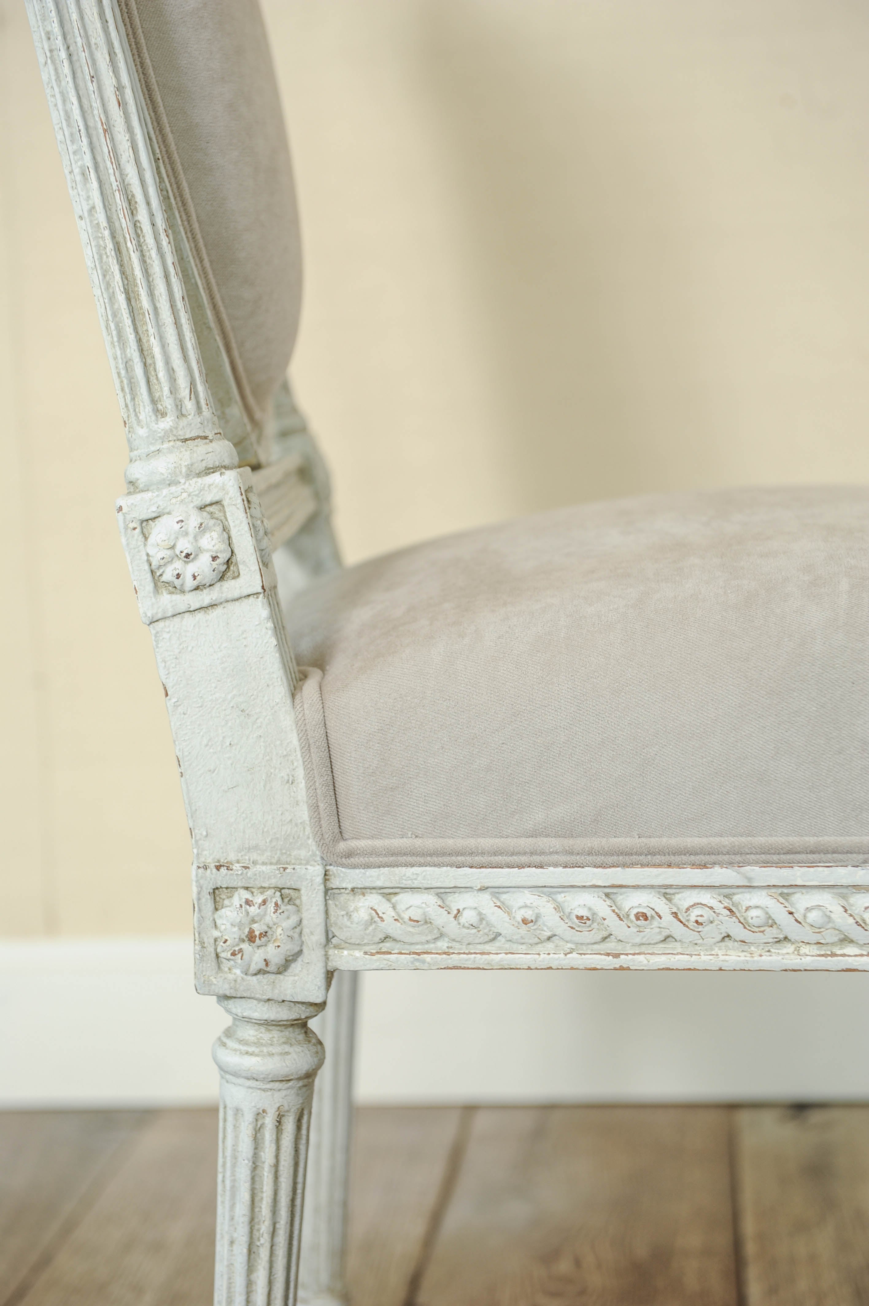 Set of Six White Painted Louis XVI/Seize Dining Chairs, 19th Century 1