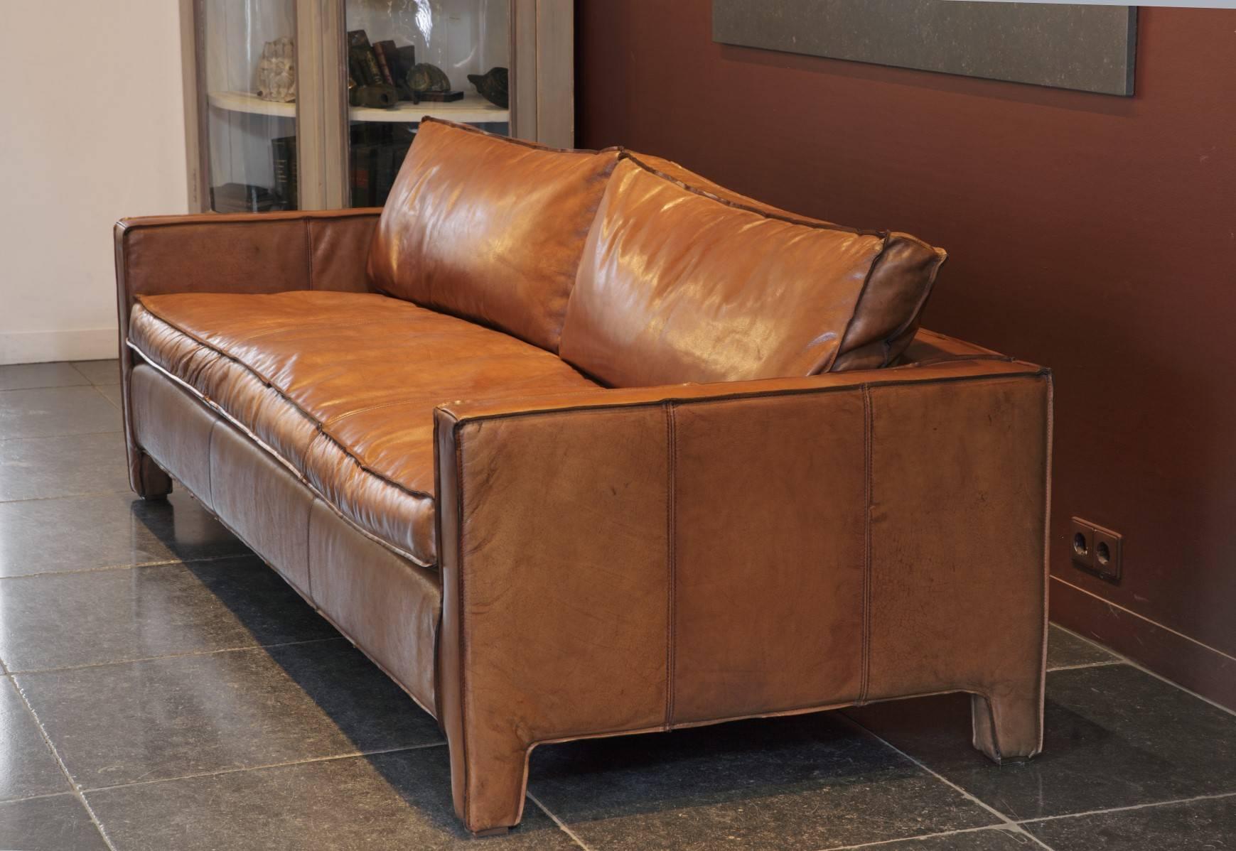 Komfortables, modernes und elegantes Dreisitzer-Sofa / Couch aus Kalbsleder (21. Jahrhundert und zeitgenössisch) im Angebot