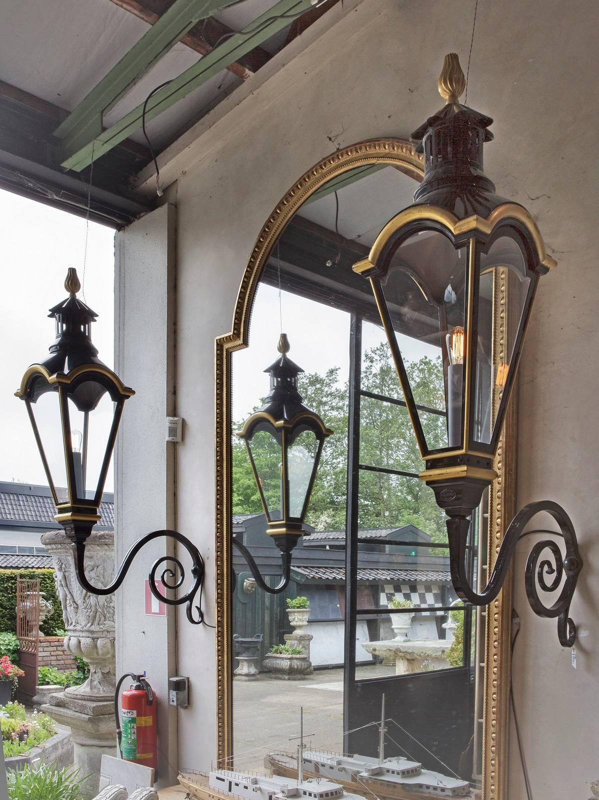Pair of Dutch Copper Wall Lanterns of Monumental Size with Wrought Iron Arms In Excellent Condition For Sale In Baambrugge, NL
