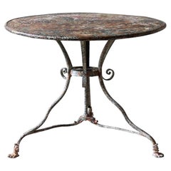 Mesa de jardín antigua francesa de hierro fundido de Arras con pátina en capas