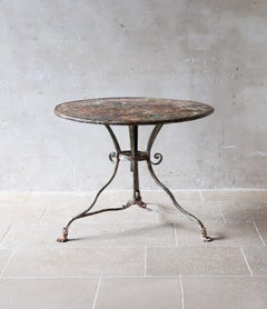 Mesa de jardín antigua francesa de hierro fundido de Arras con pátina en capas