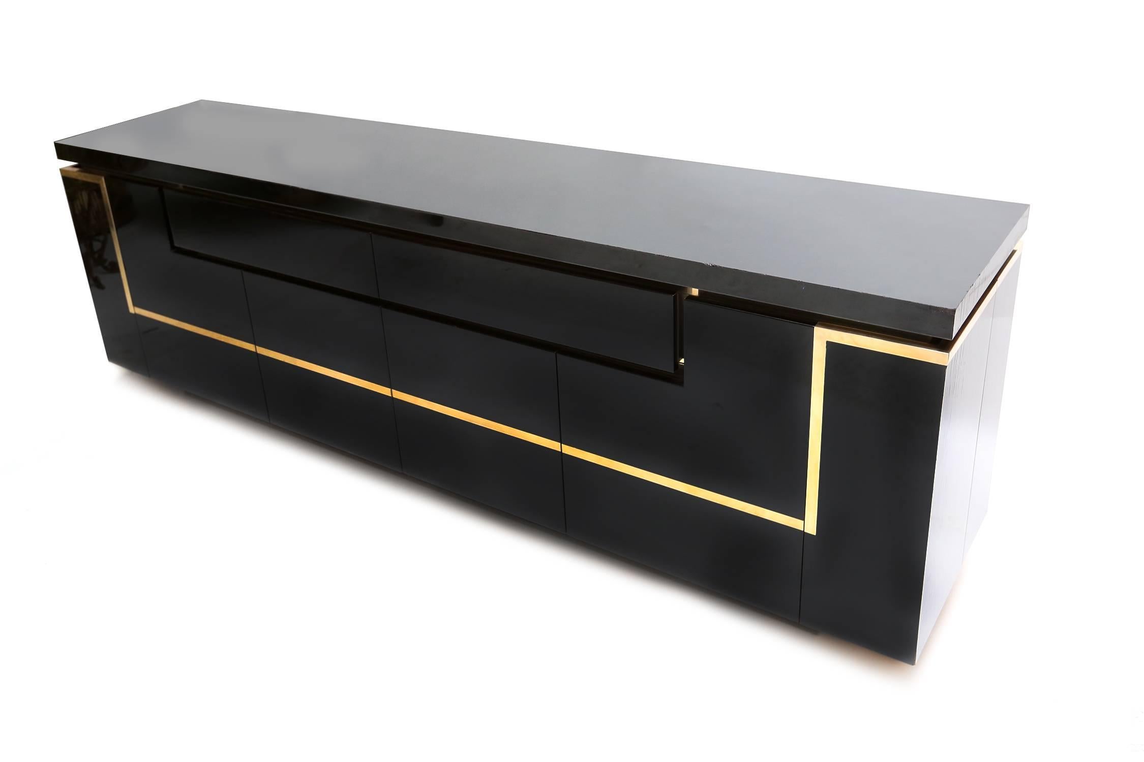 Important and rare credenza
by Jean Claude Mahey.
Brass black high gloss lacquer,
France, 1978.