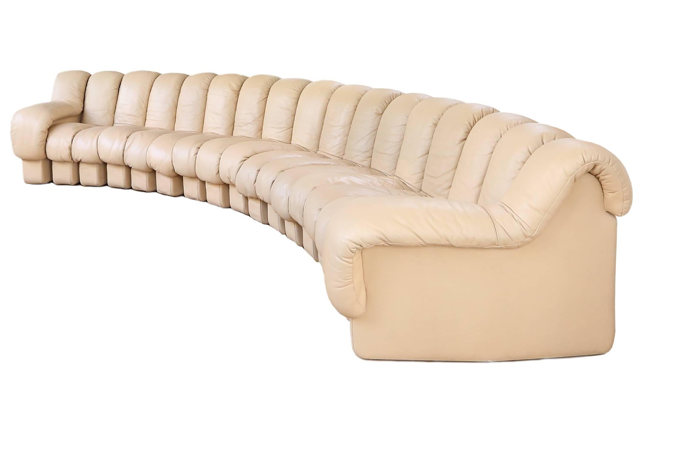 De Sede sofa 'non-stop'
model DS 600 ¬ aka the snake
full cream leather version
Switzerland, 1980s.
Measures: L 450 cm.