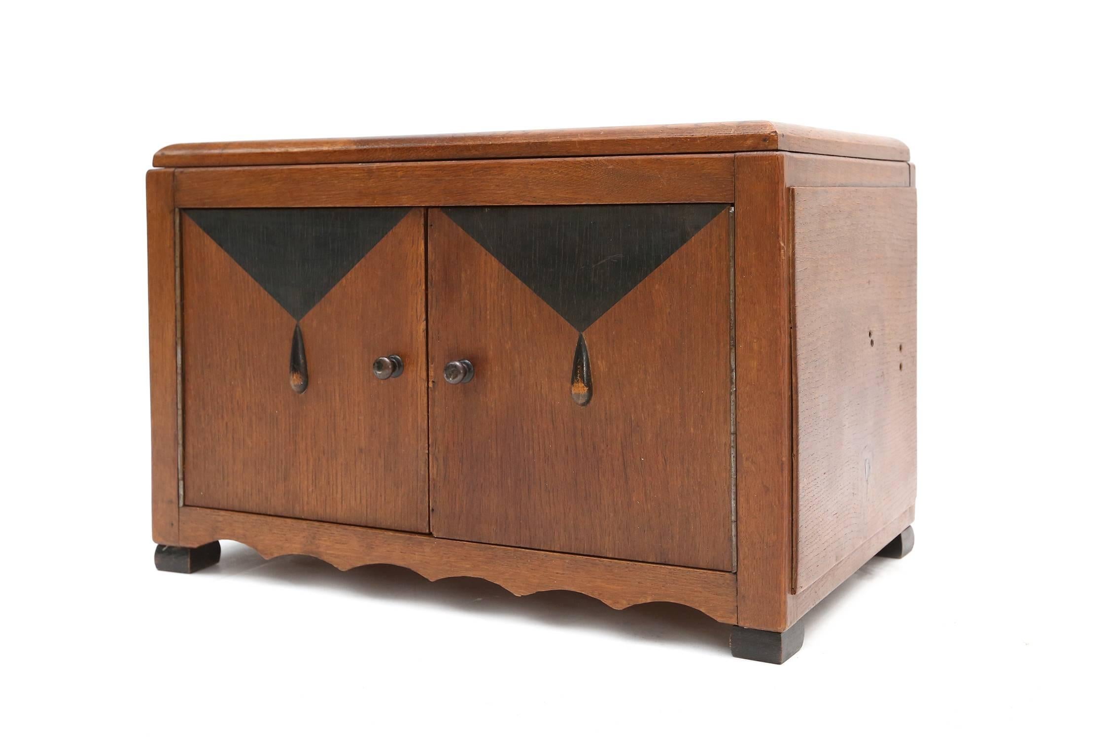 Art Deco Amsterdam School box from the 1930s In Good Condition In Antwerp, BE