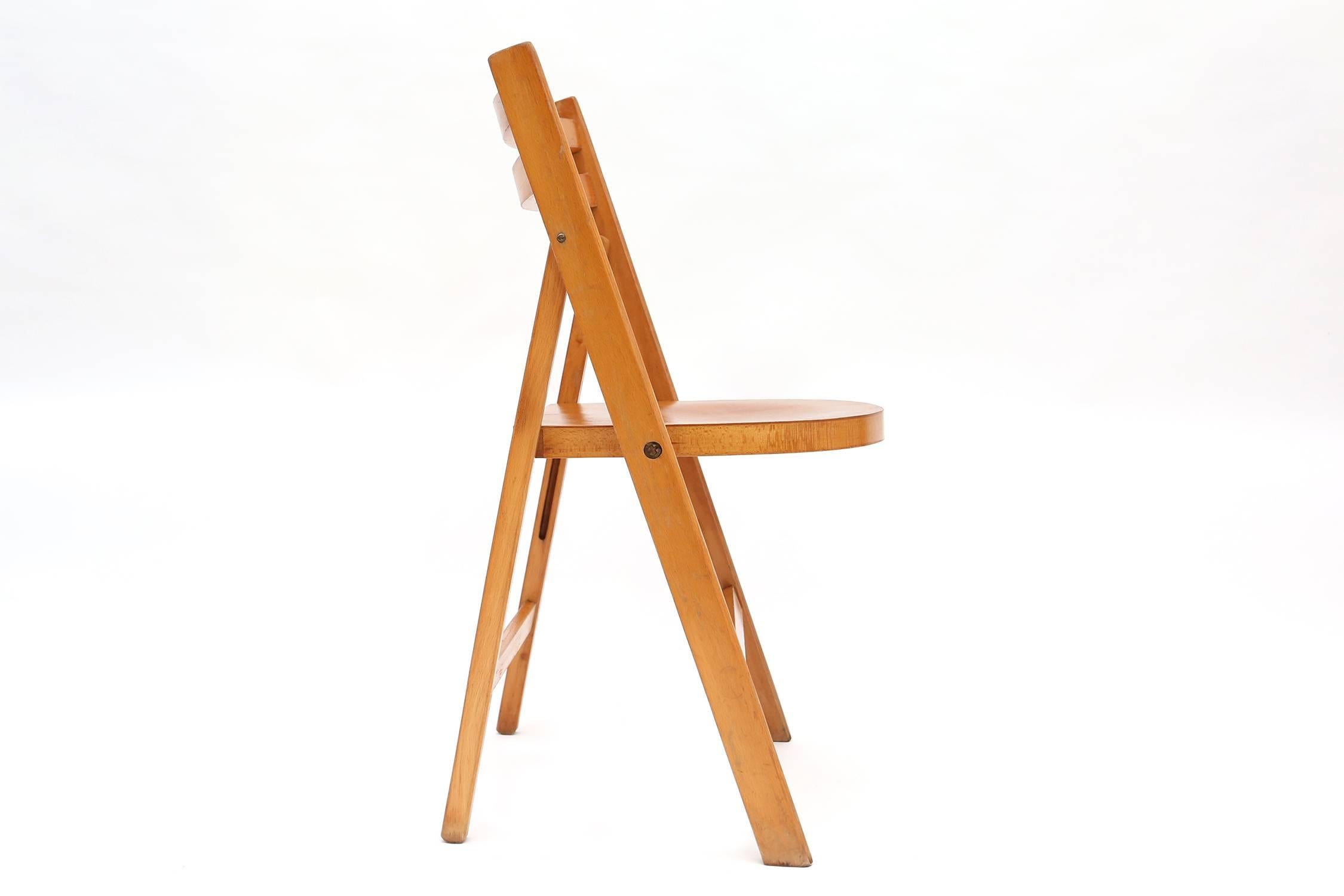 Vintage 1950s Dutch folding chairs in beech with brass details
A great Mid-Century Modern set 
they are stackable which make them ideal for restaurants, bar or events
30 pieces available
Price per piece.
Check out our Goldwood storefront for more