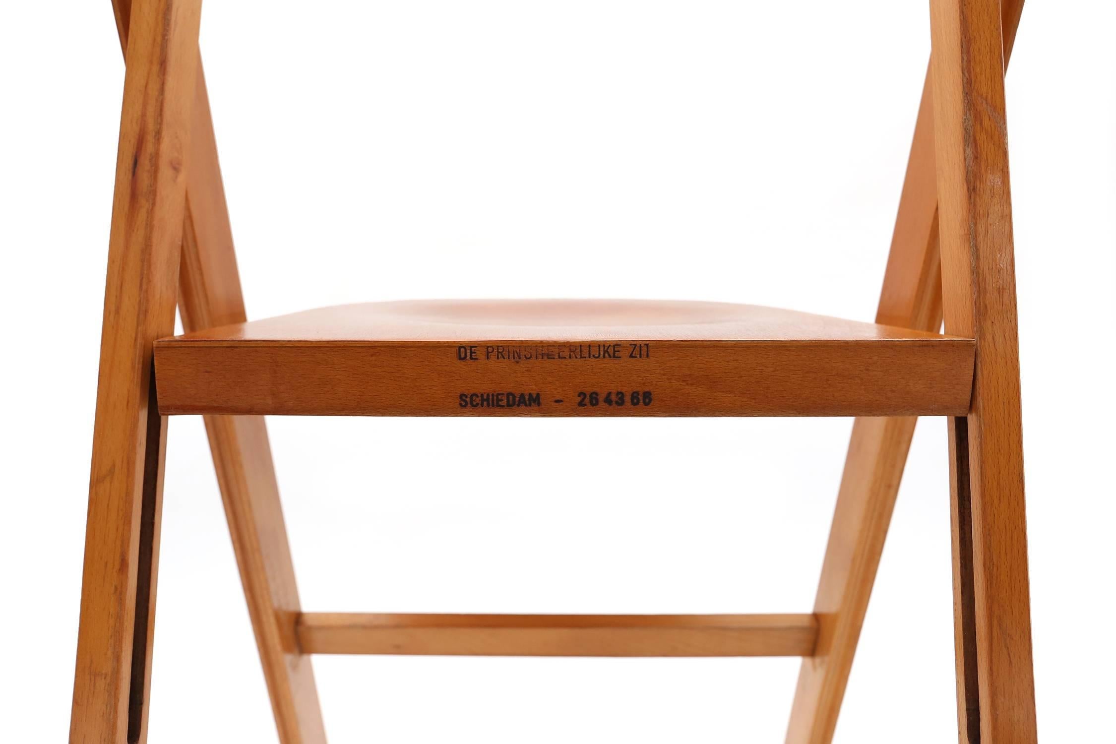Mid-Century Modern Mid-century modern vintage wooden stackable folding chairs For Sale