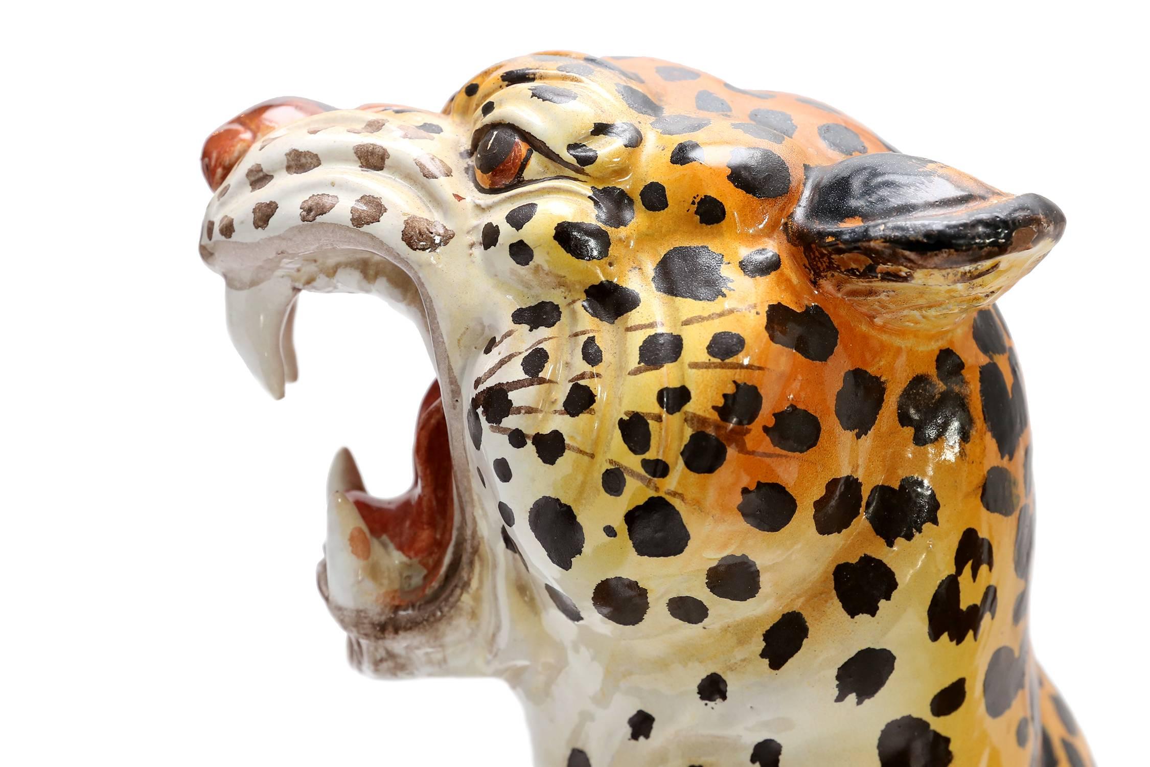 Pair of Sitting Leopard Sculptures In Excellent Condition In Antwerp, BE