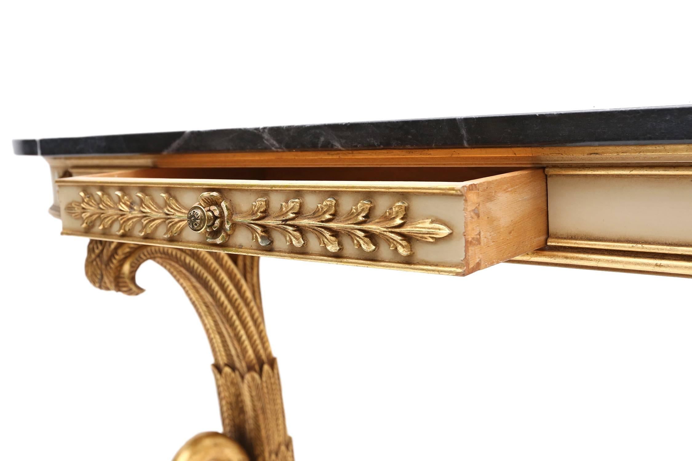 Gilt Swan Console In Excellent Condition In Antwerp, BE