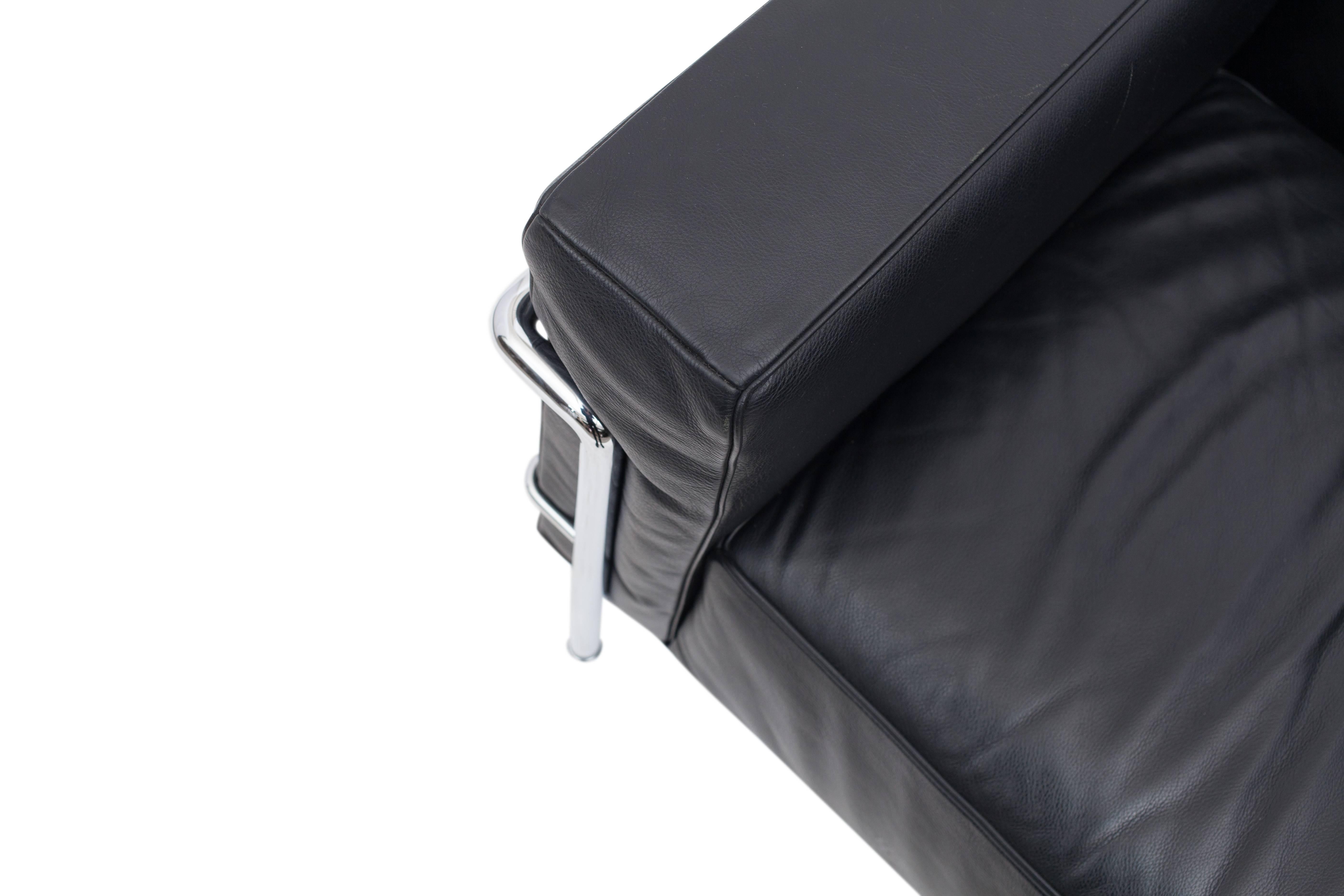 European Le Corbusier LC3 Poltrona Lounge Chair Black