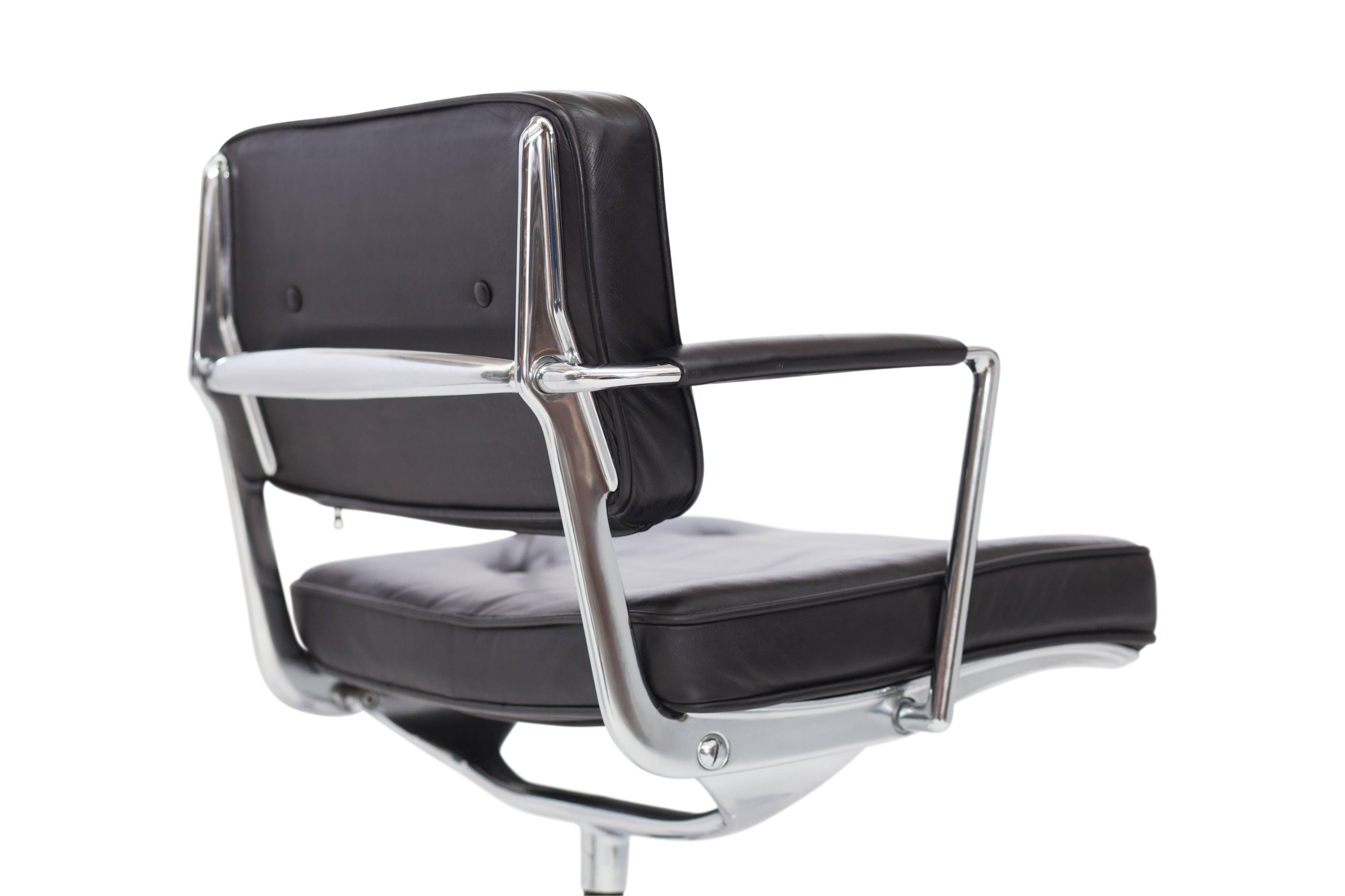Eames Intermediate Desk Chair in Black Leather, 1968 1