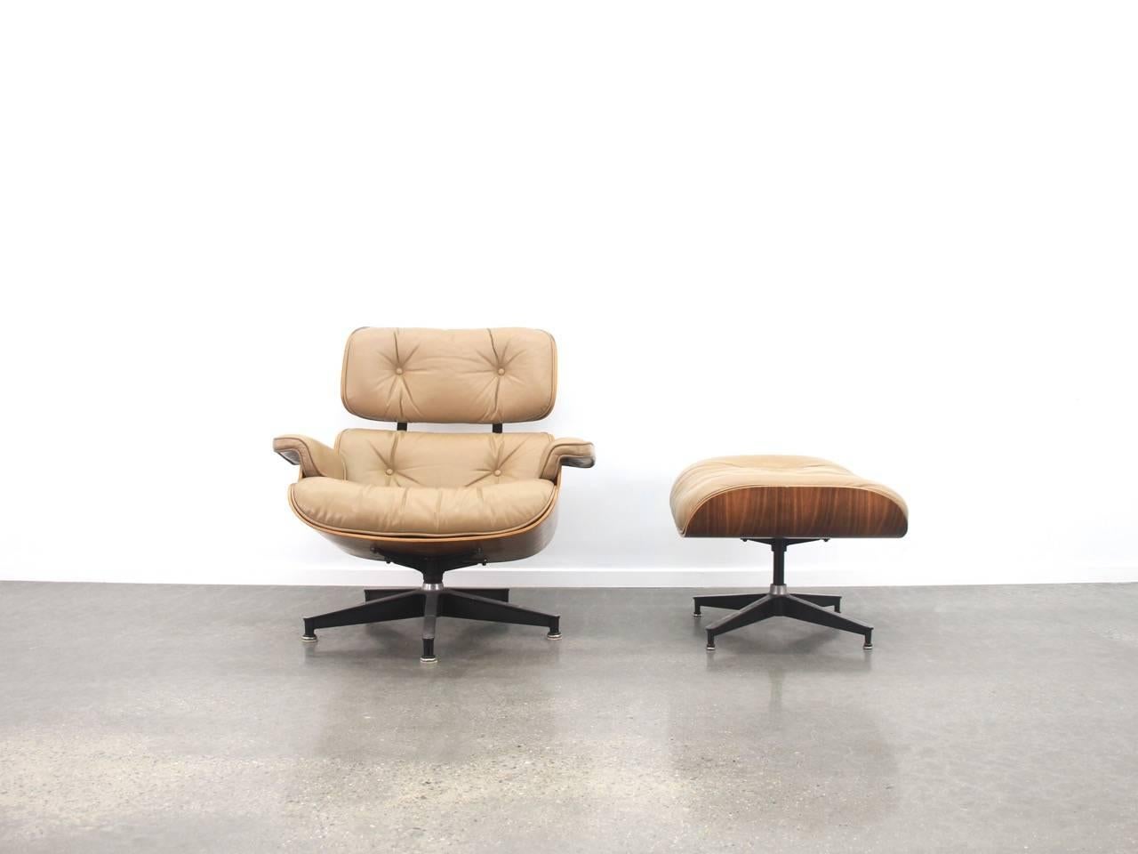 American Eames Lounge Chair and Ottoman in Rosewood and Caramel Coloured Leather, 1970s