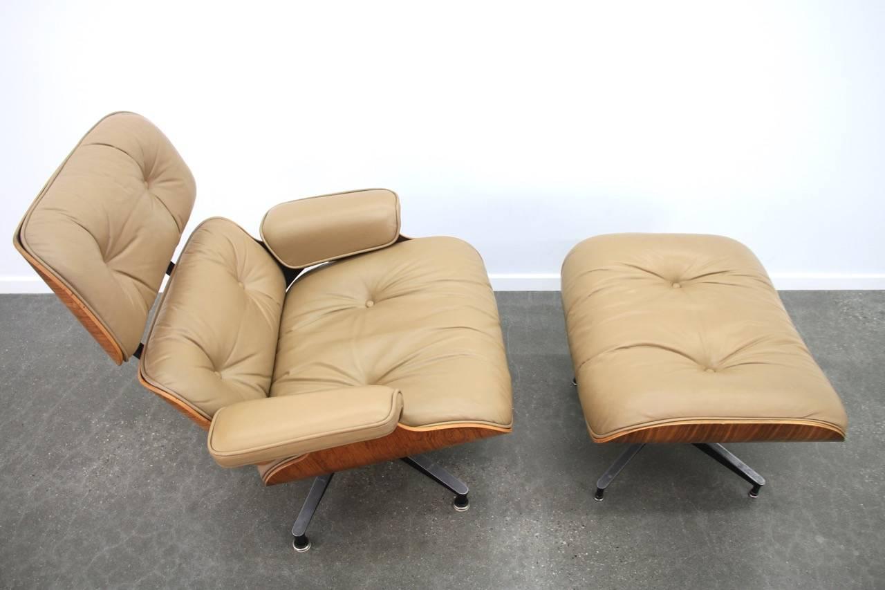 Late 20th Century Eames Lounge Chair and Ottoman in Rosewood and Caramel Coloured Leather, 1970s