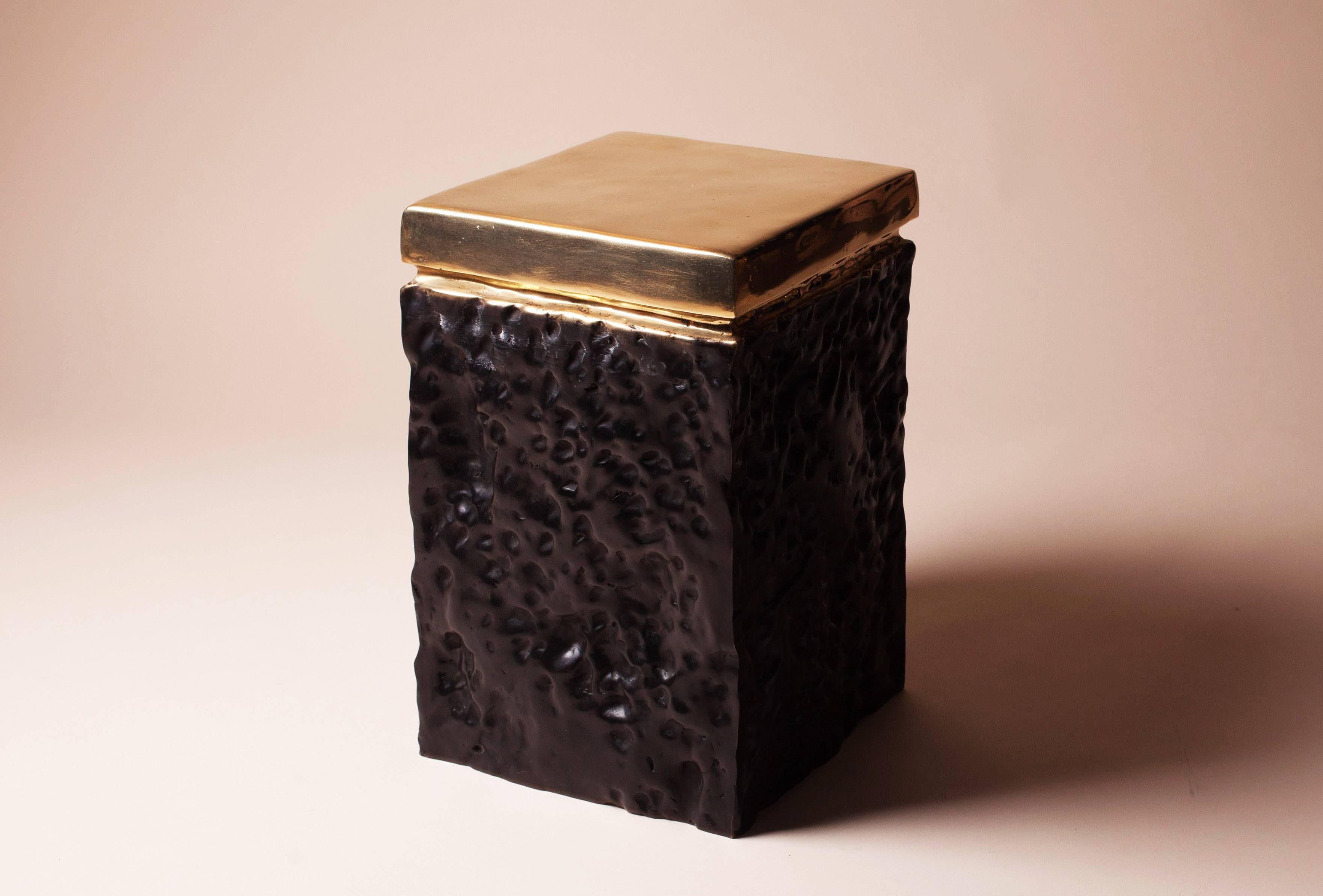 Extraordinary hand casted bronze stool
with bottom black detailing

Extremely decorative piece that
can be used as a nightstand, stool or ottoman

Measure: W 30, 5 D 30, 5 H 48, 5 cm

Current production
Belgium, 2016.