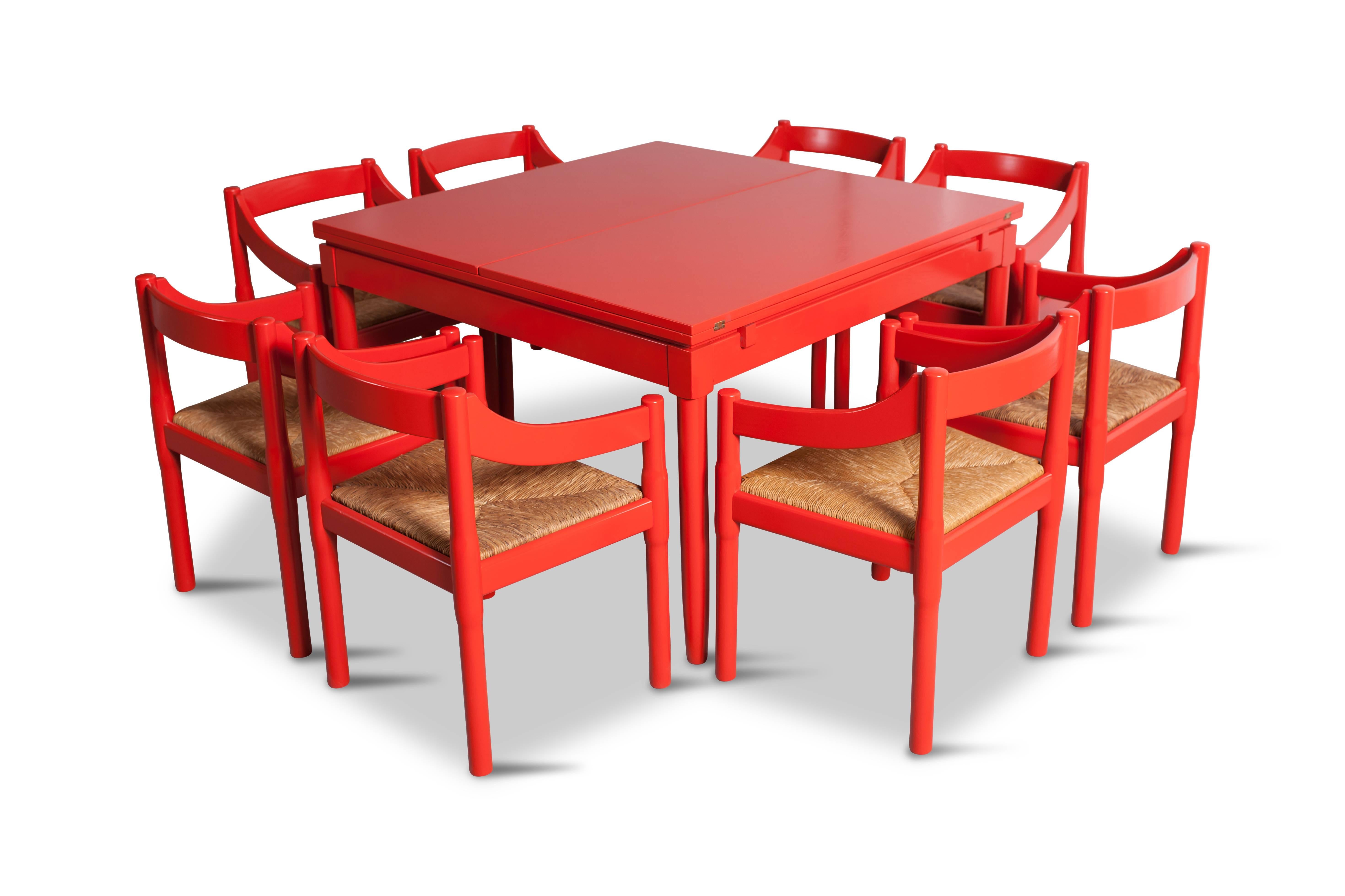  Extendable Red Lacquered 'Carimate' Dining table by Vico Magistretti 2