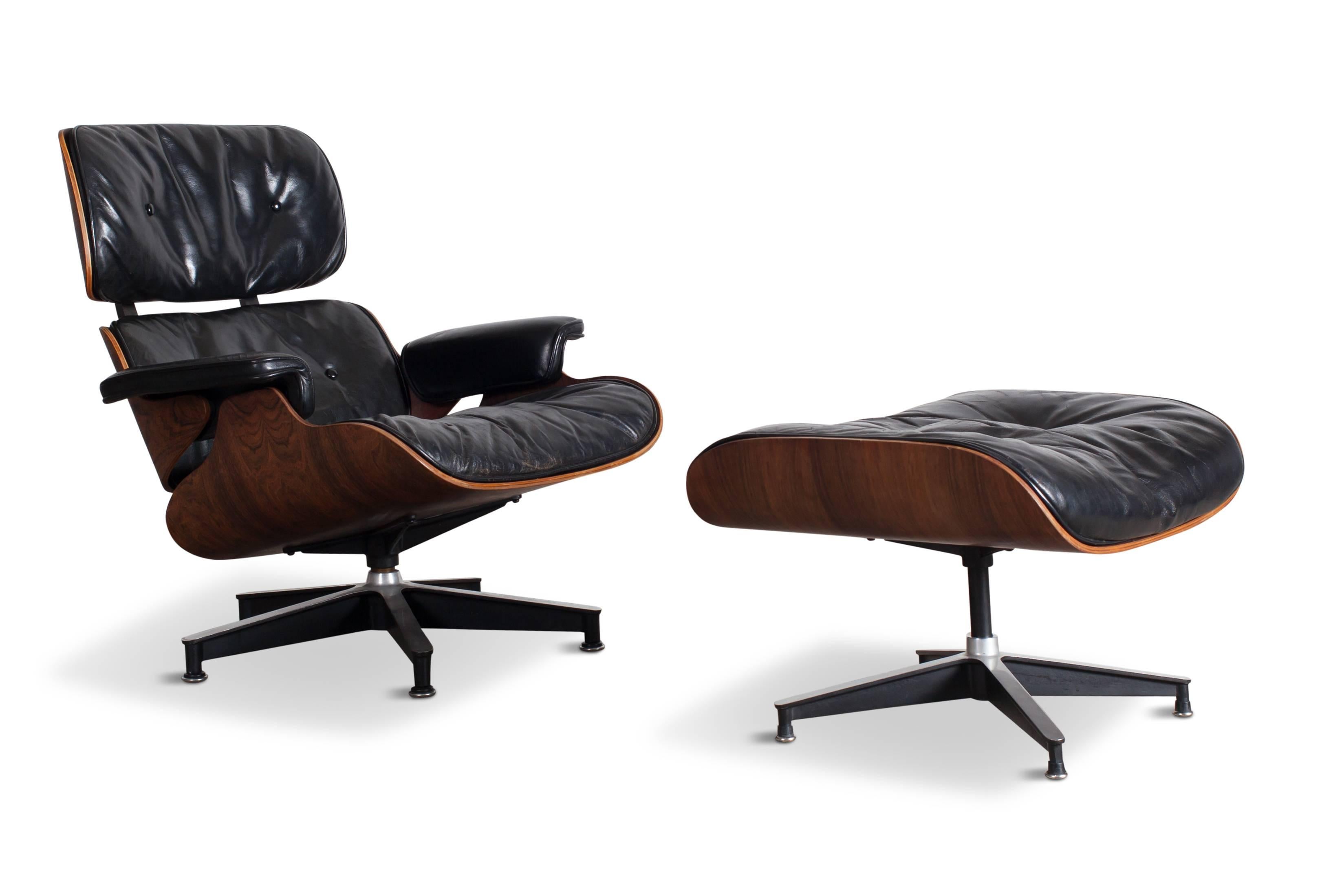 Rio Rosewood and black leather Charles & Ray Eames Lounge Chair, 1956 - 1st Edition.
The Holy grail of this icon and a true collector's piece.

As Charles and Ray Eames designed the famous Lounge Chair, they had the image of a
baseball glove in