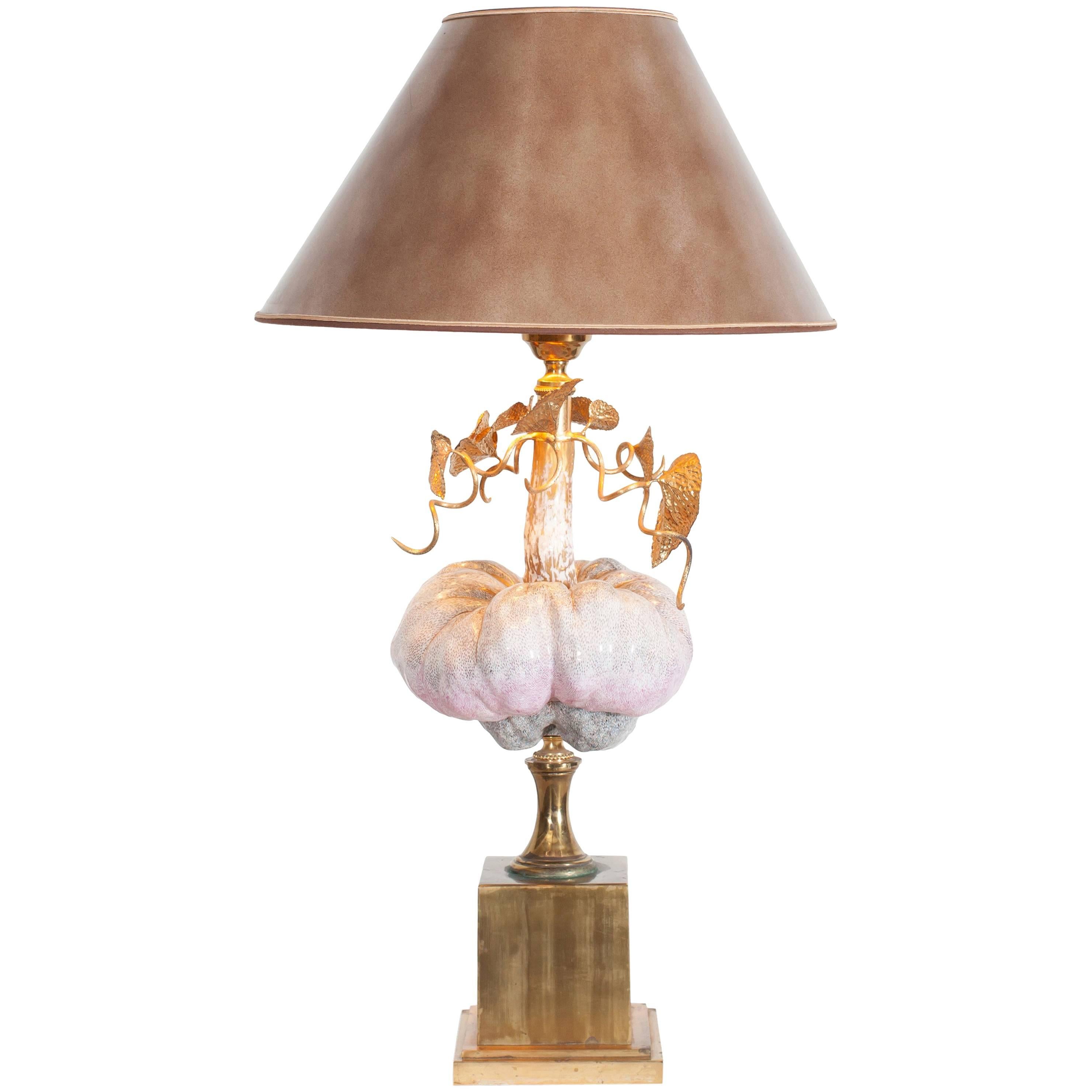 Lampe de table Hollywood Regency en porcelaine et laiton