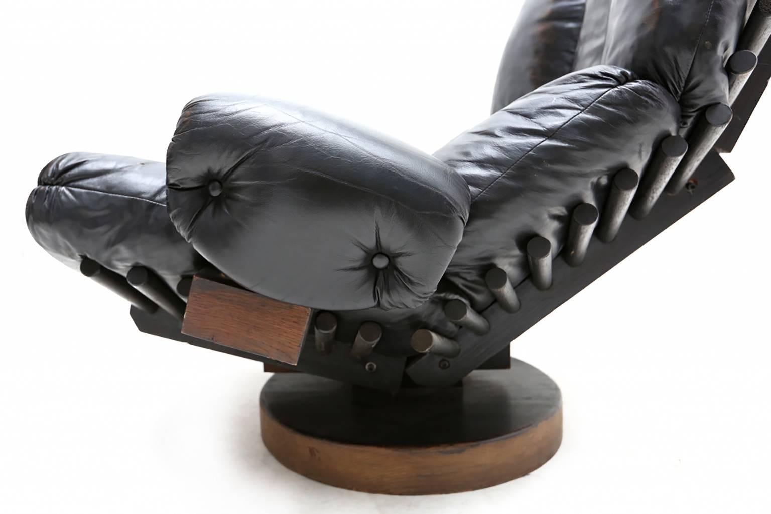 European Black Leather Unusual Ribbed 'Koala' Easy Chair