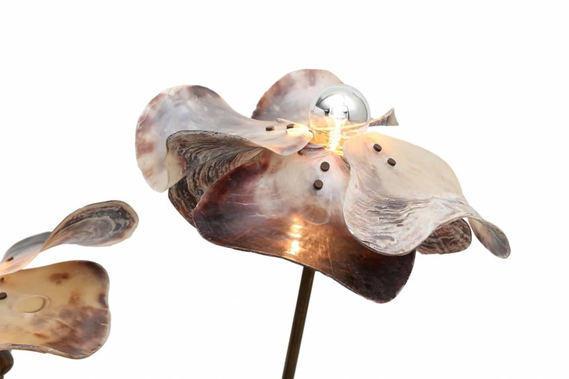 Hollywood Regency Mother-of-Pearl and Bronze Floral Floor Lamp by Willy Daro In Good Condition In Antwerp, BE
