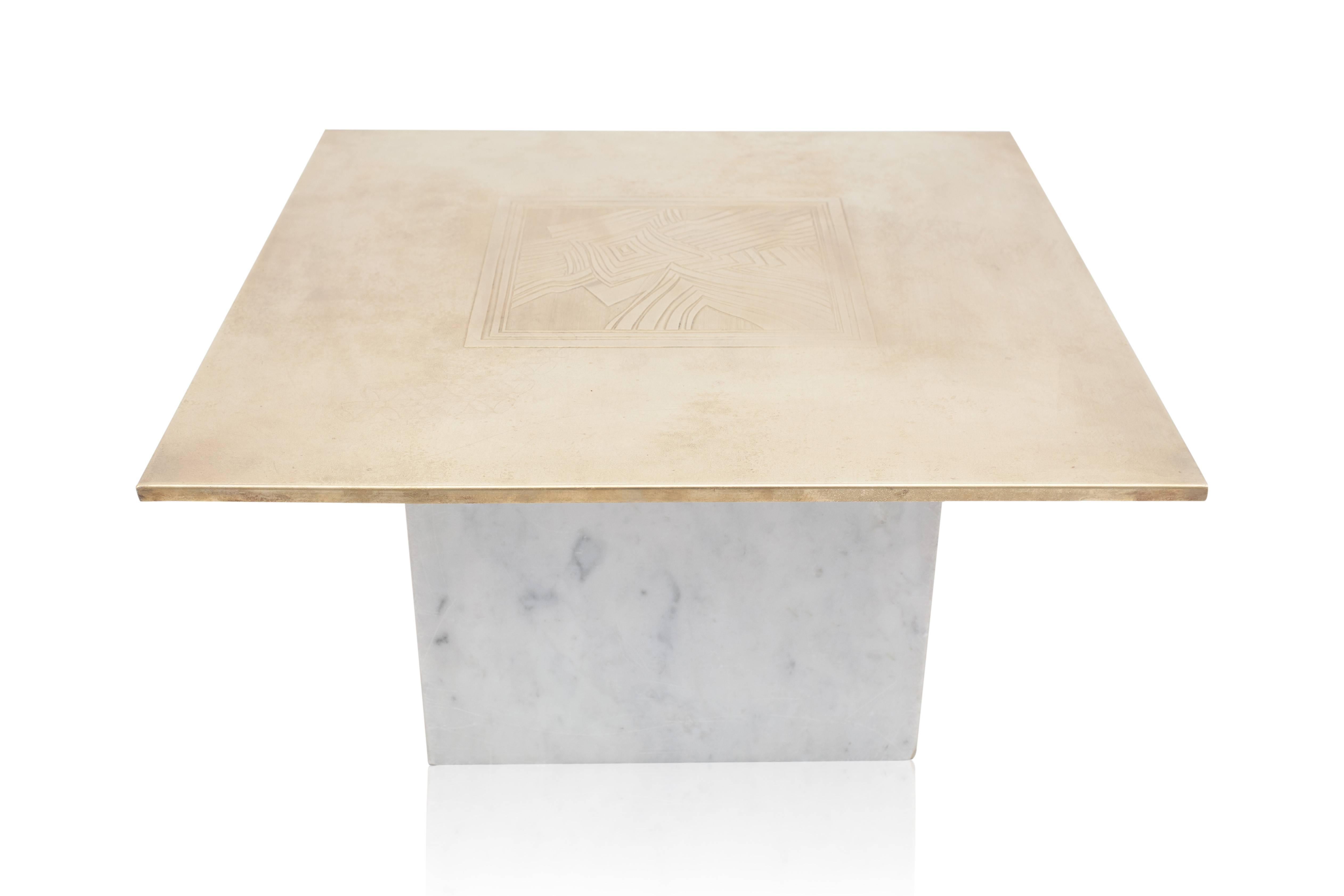 Brass Etched Hollywood Regency Marble Side Table For Sale 1