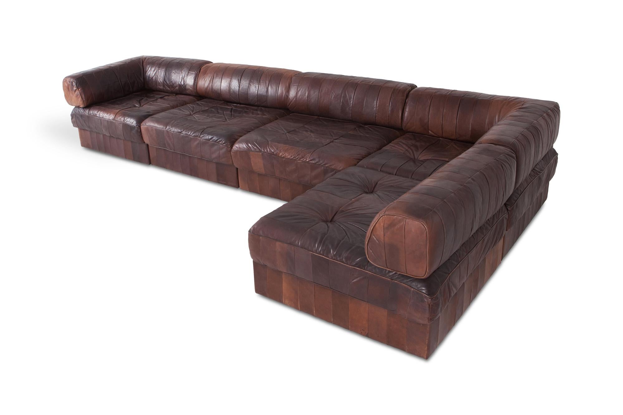 De Sede DS88 Modular Braun-Cognac Leder Patchwork Sofa    im Zustand „Gut“ in Antwerp, BE