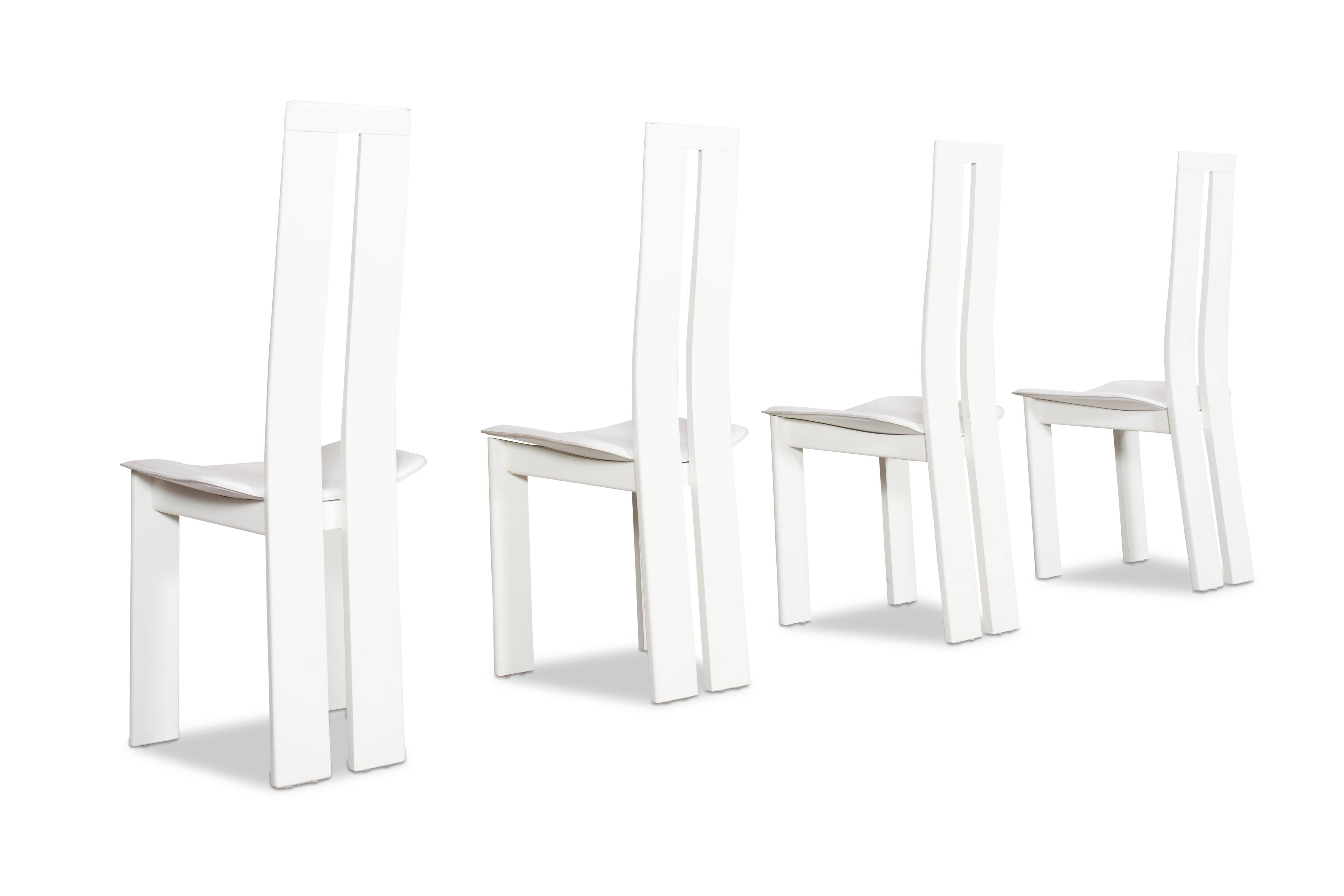 Postmoderne Pietro Costantini Esszimmerstühle aus weißem Leder (Moderne der Mitte des Jahrhunderts)
