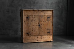 Armoire en pin de style folklorique alpin rustique, vers 1800