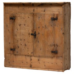 Armoire en pin de style folklorique alpin rustique, vers 1800