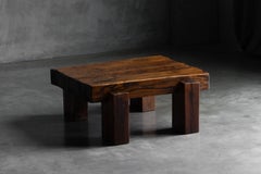 Table basse en chêne massif de style brutaliste, milieu du XXe siècle