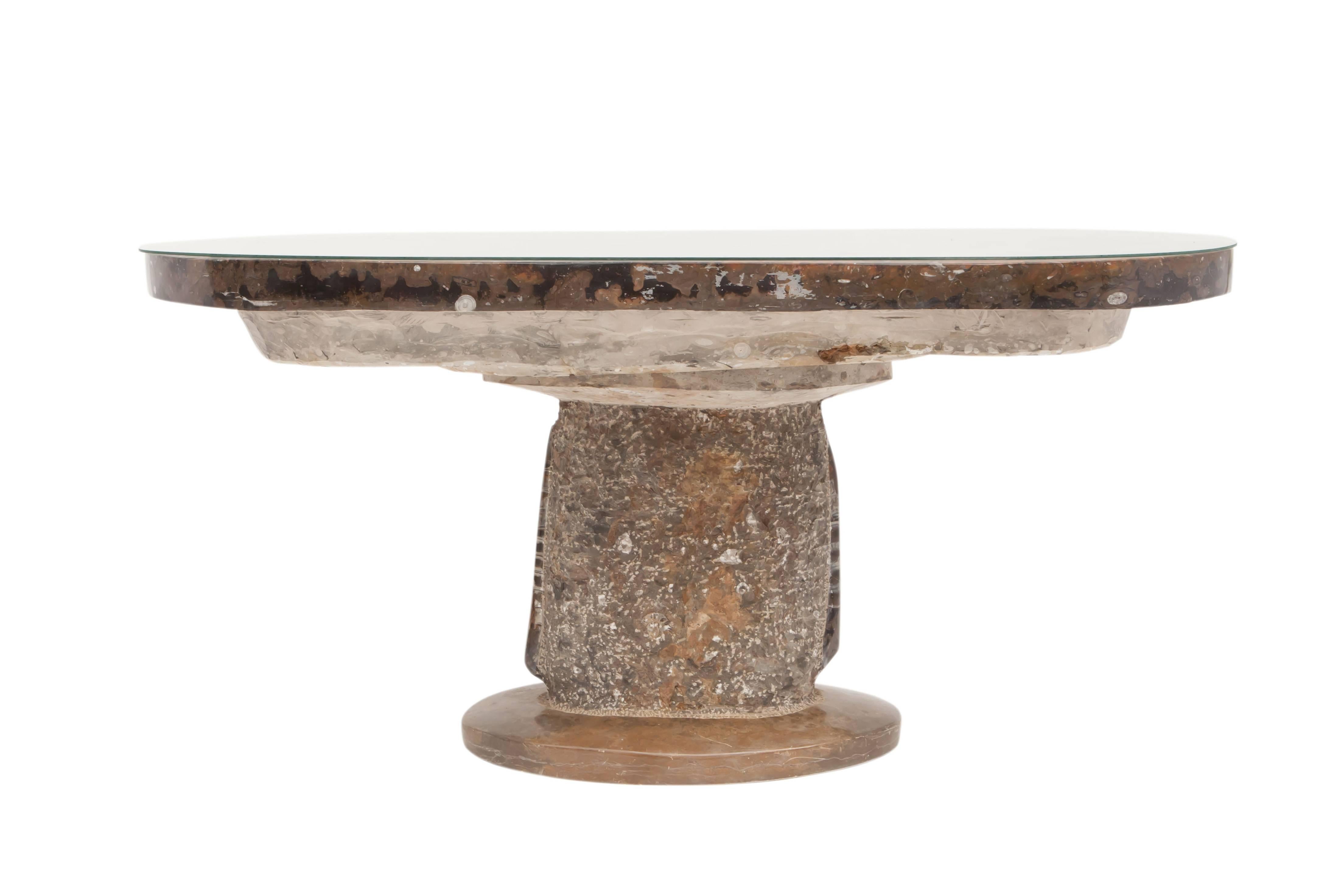 Rustic One-of-a-kind hand-carved marble coffee table with trompe l'oeil fossiles
artisanal wabi sabi atmosphere
19th century, Italy.
Measure: H 64 cm x D 75 cm x W 140 cm.
this piece would fit well in a minimal primitive inspired Axel Vervoordt